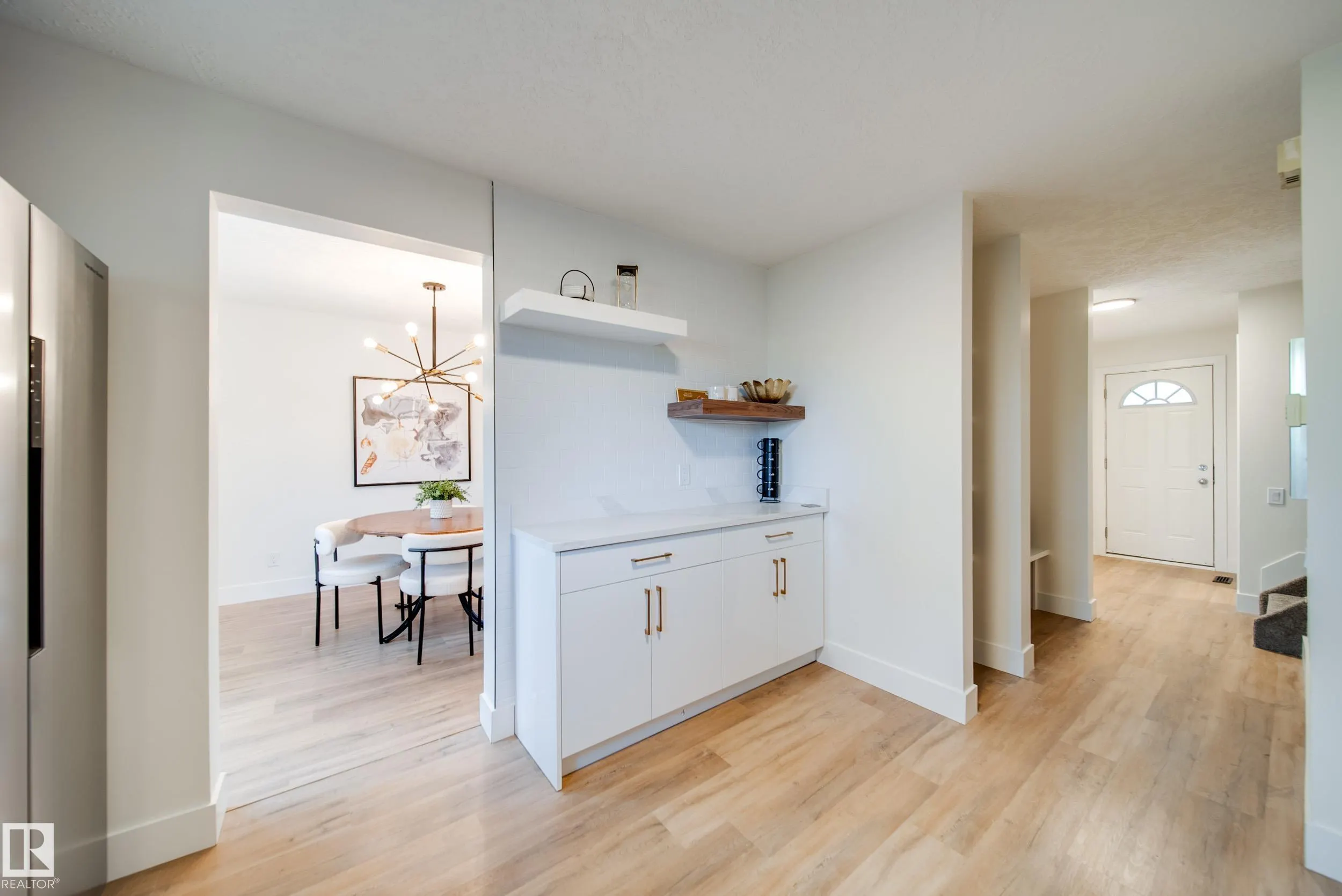 111 GRANDIN Village