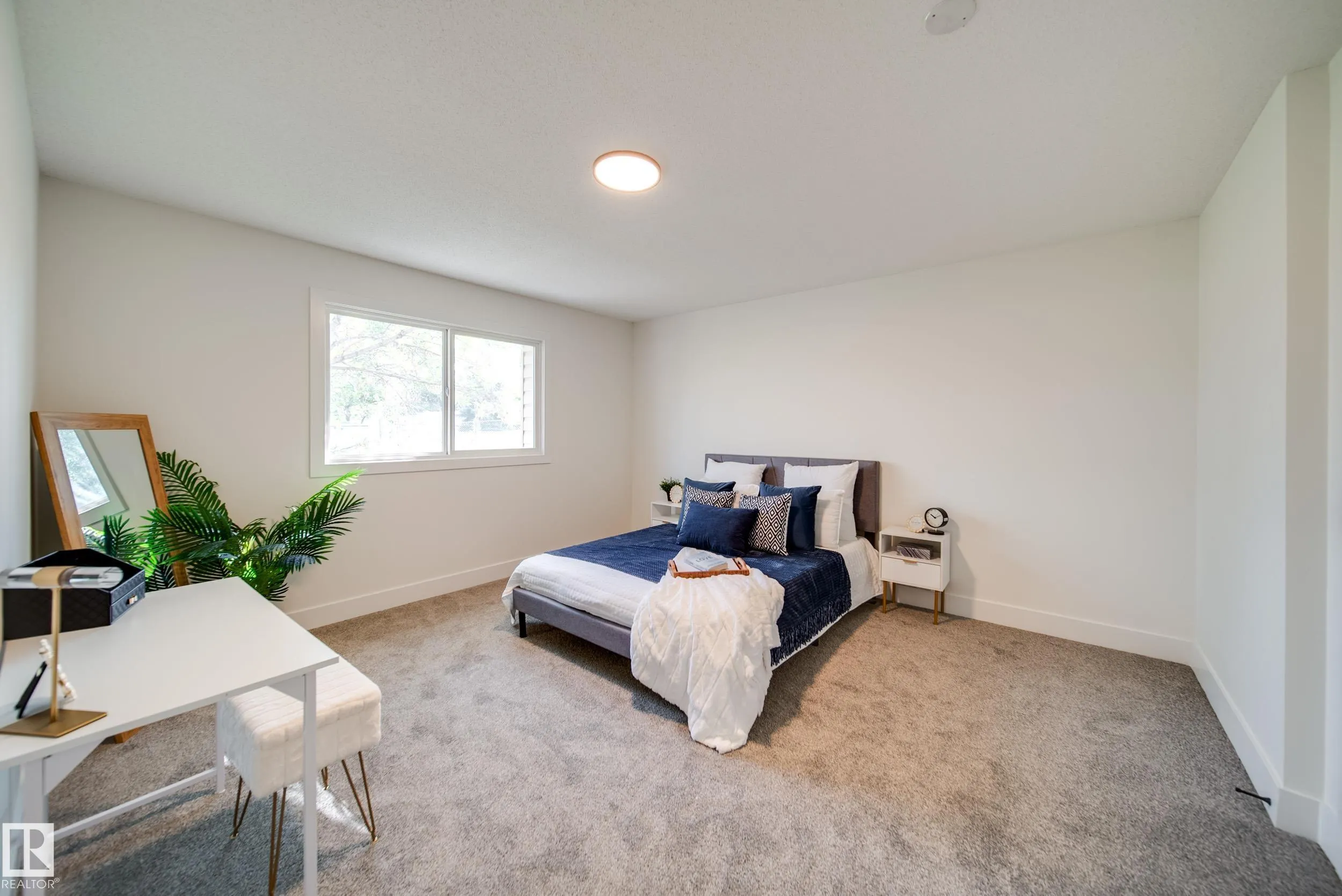 111 GRANDIN Village