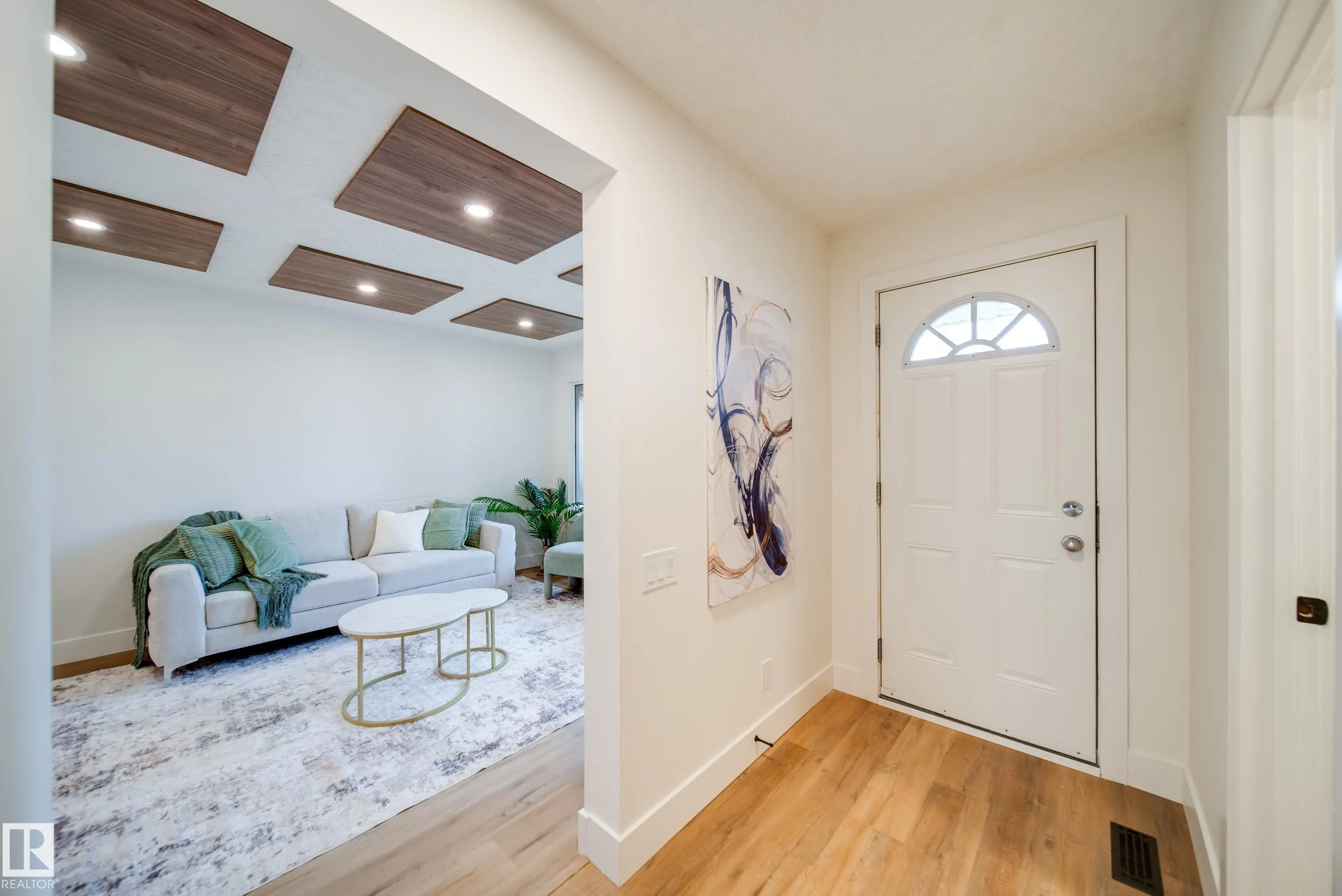 111 GRANDIN Village