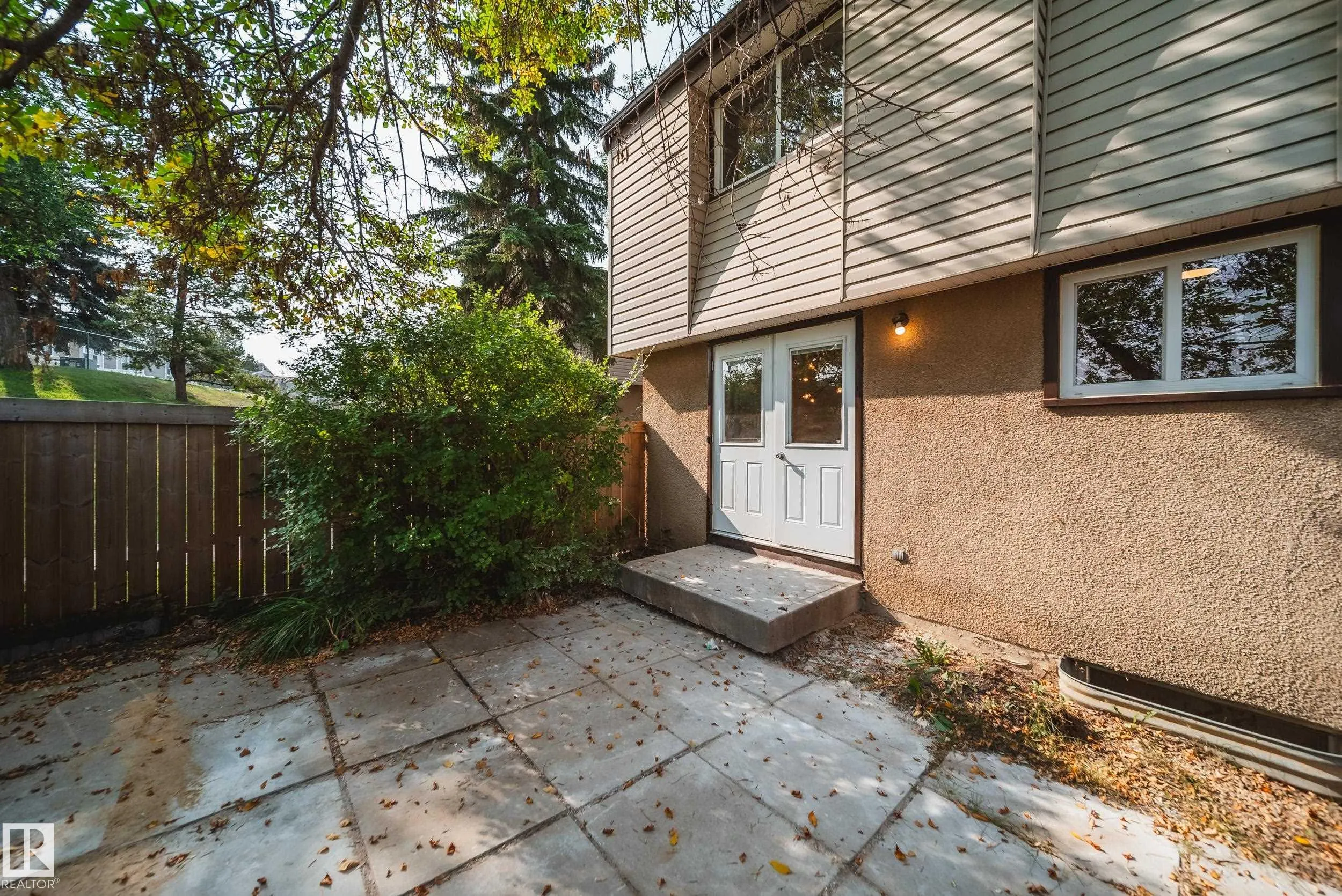 111 GRANDIN Village