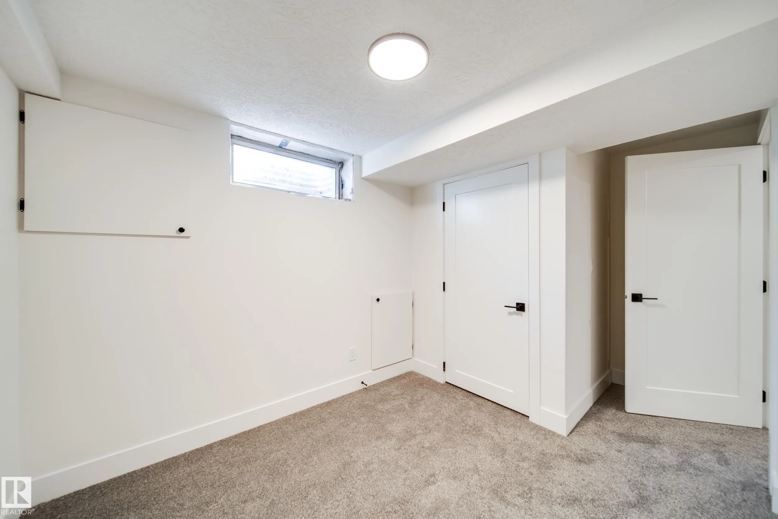 111 GRANDIN Village