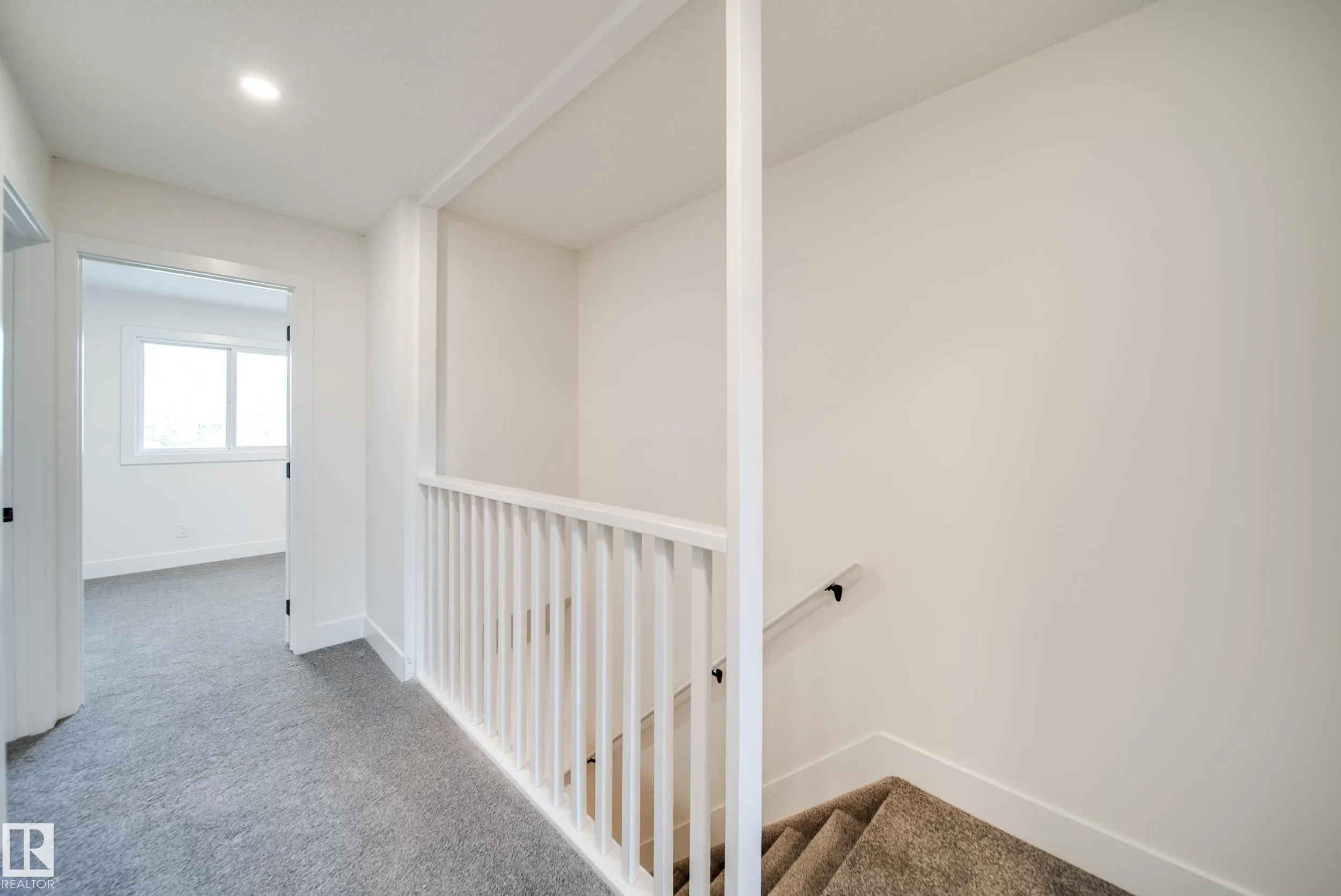 111 GRANDIN Village