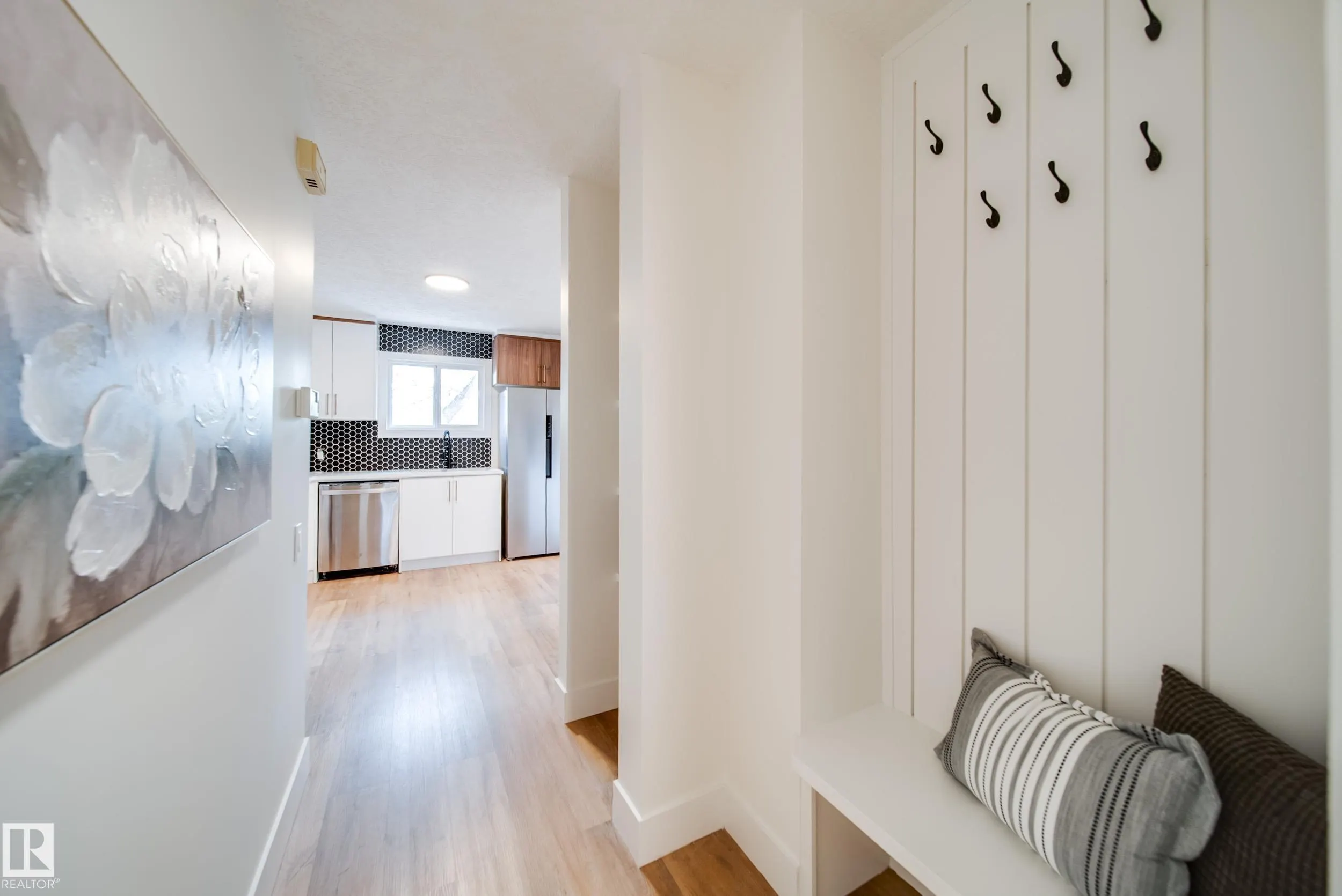 111 GRANDIN Village