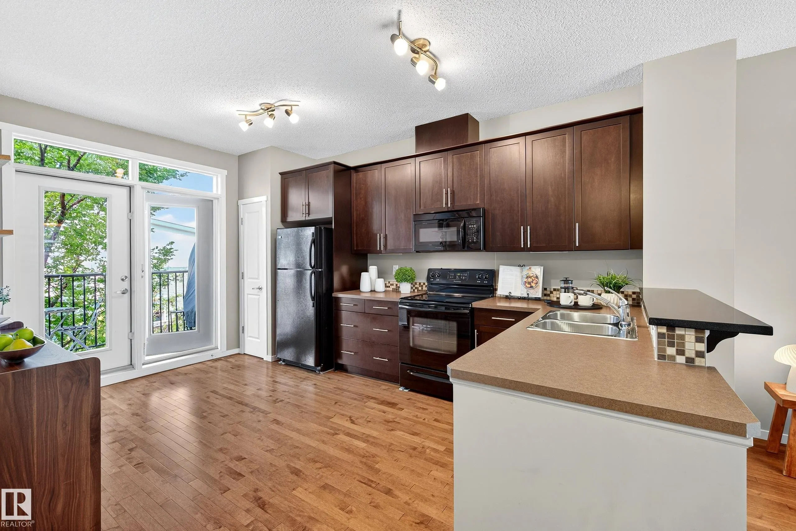 603 WATT Boulevard