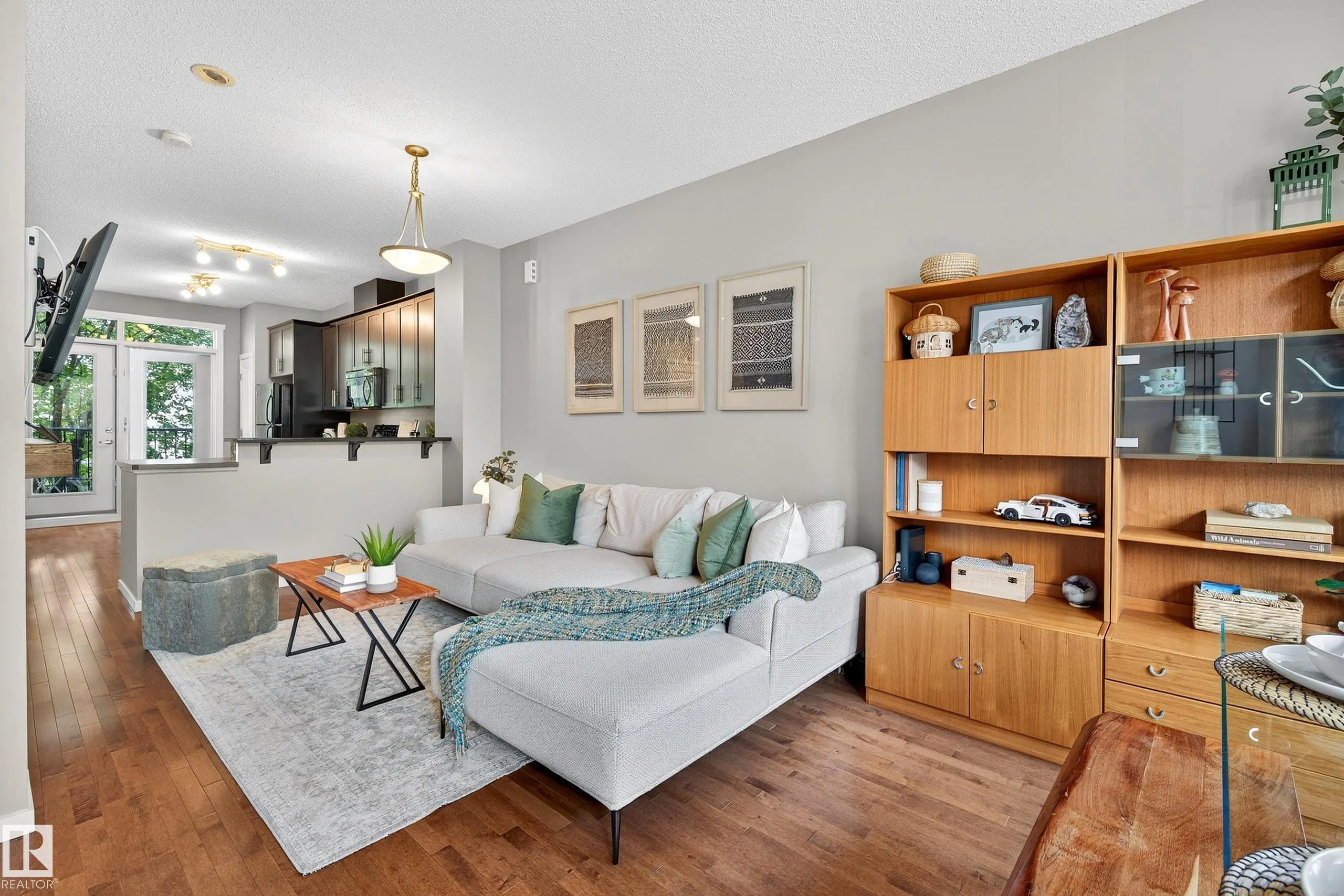 603 WATT Boulevard