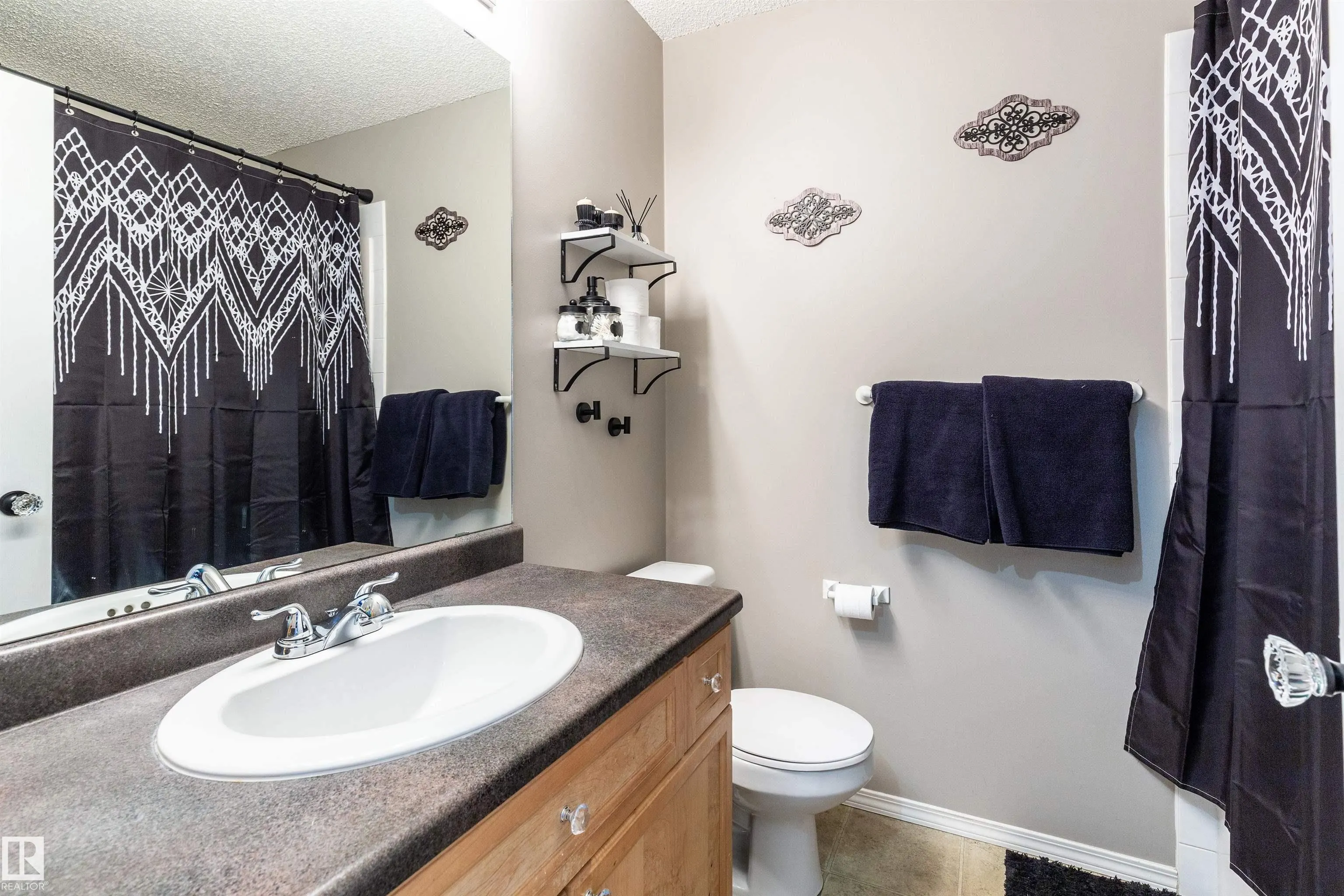 451 HYNDMAN Crescent