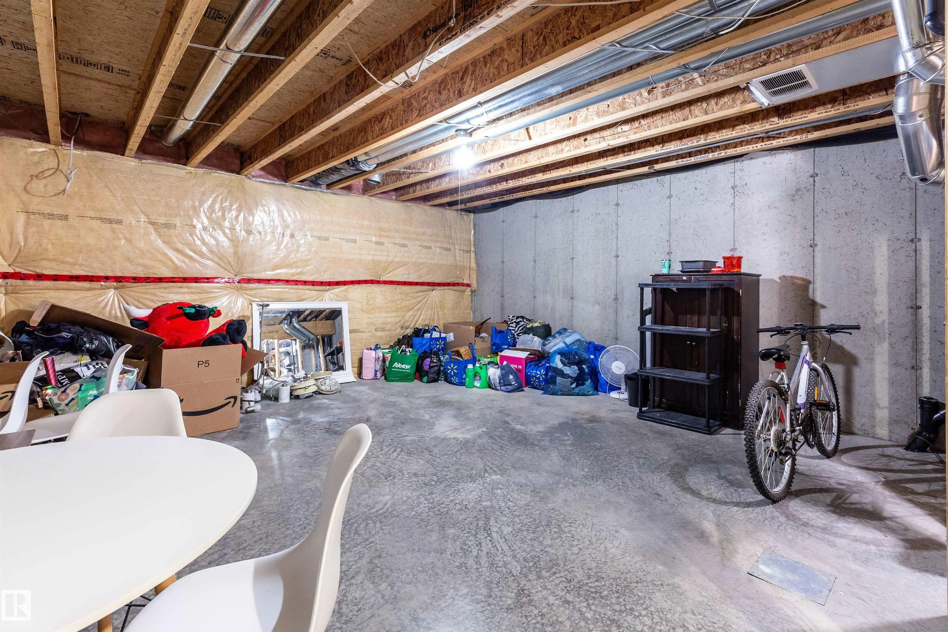 451 HYNDMAN Crescent
