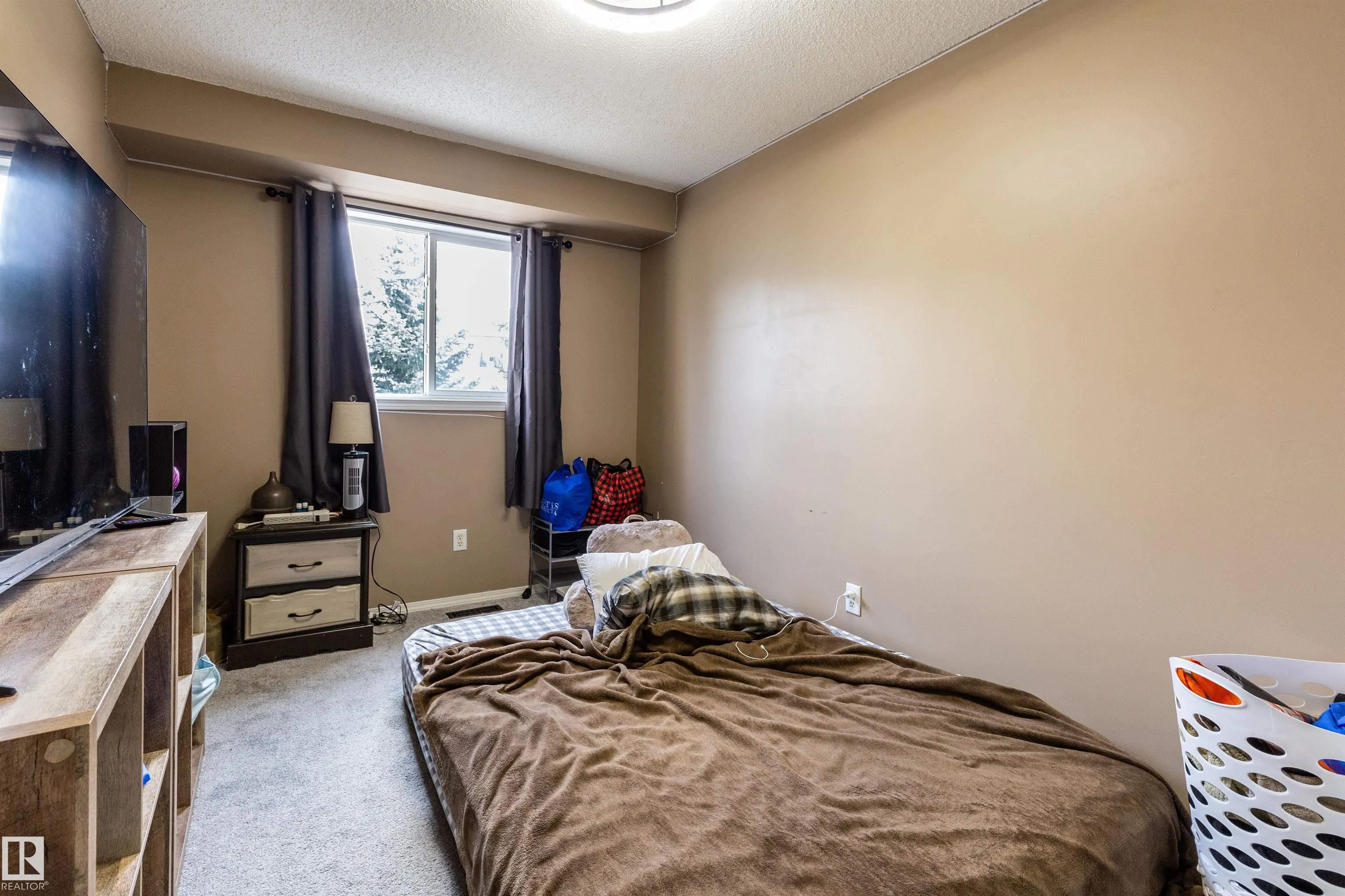 451 HYNDMAN Crescent