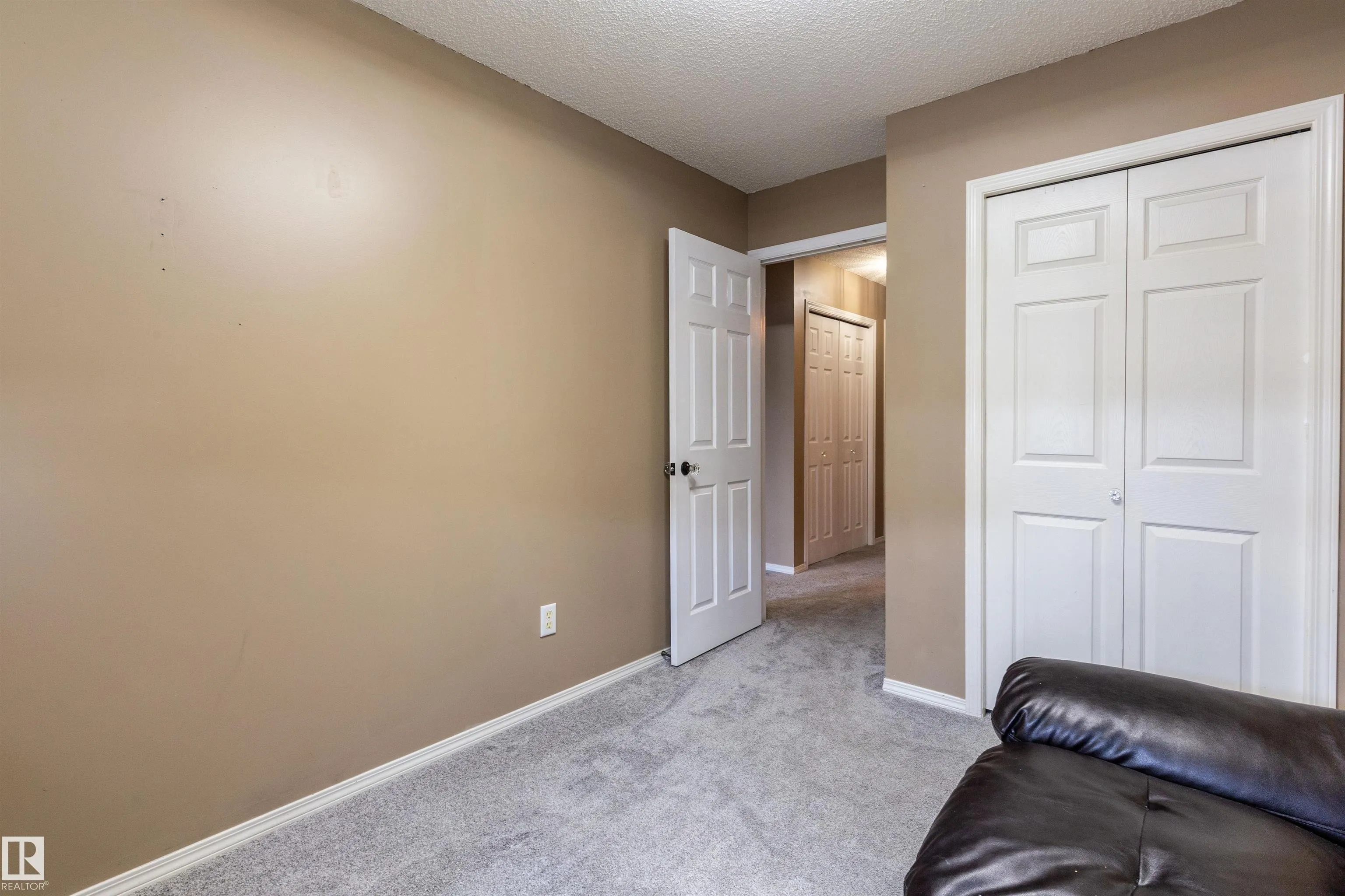 451 HYNDMAN Crescent