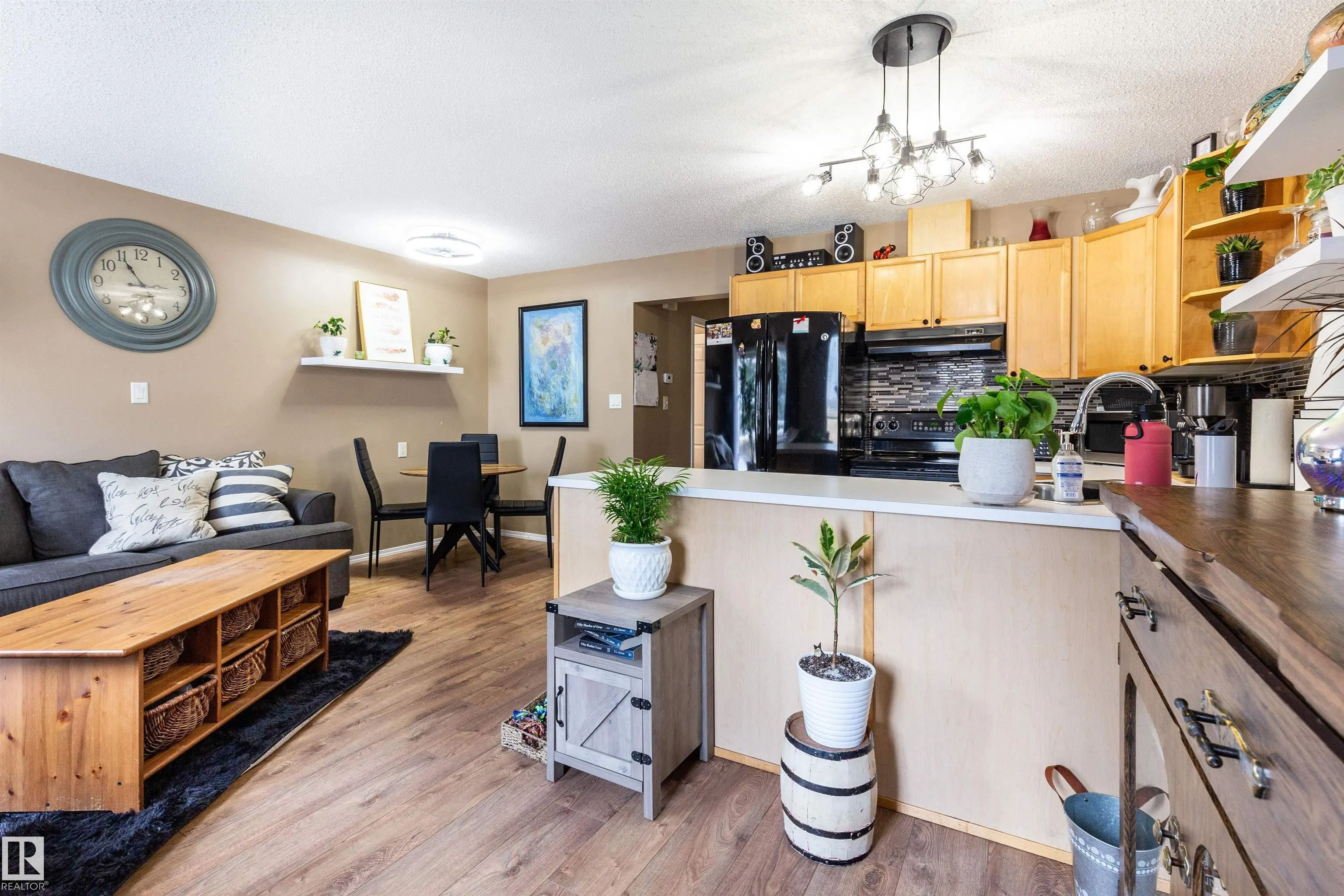 451 HYNDMAN Crescent