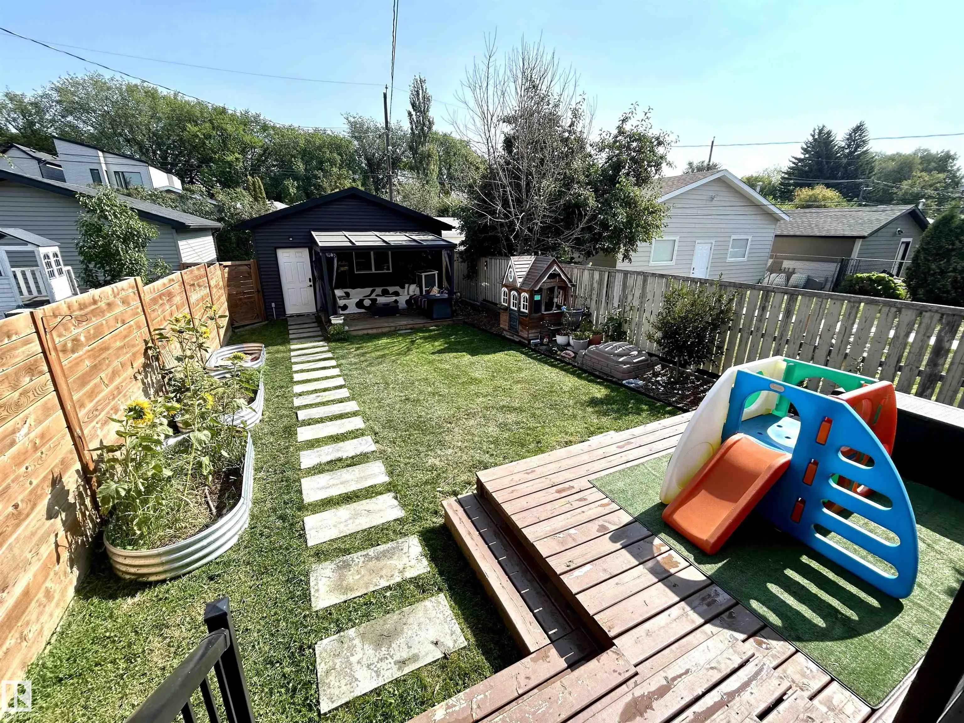 9247 77 Street