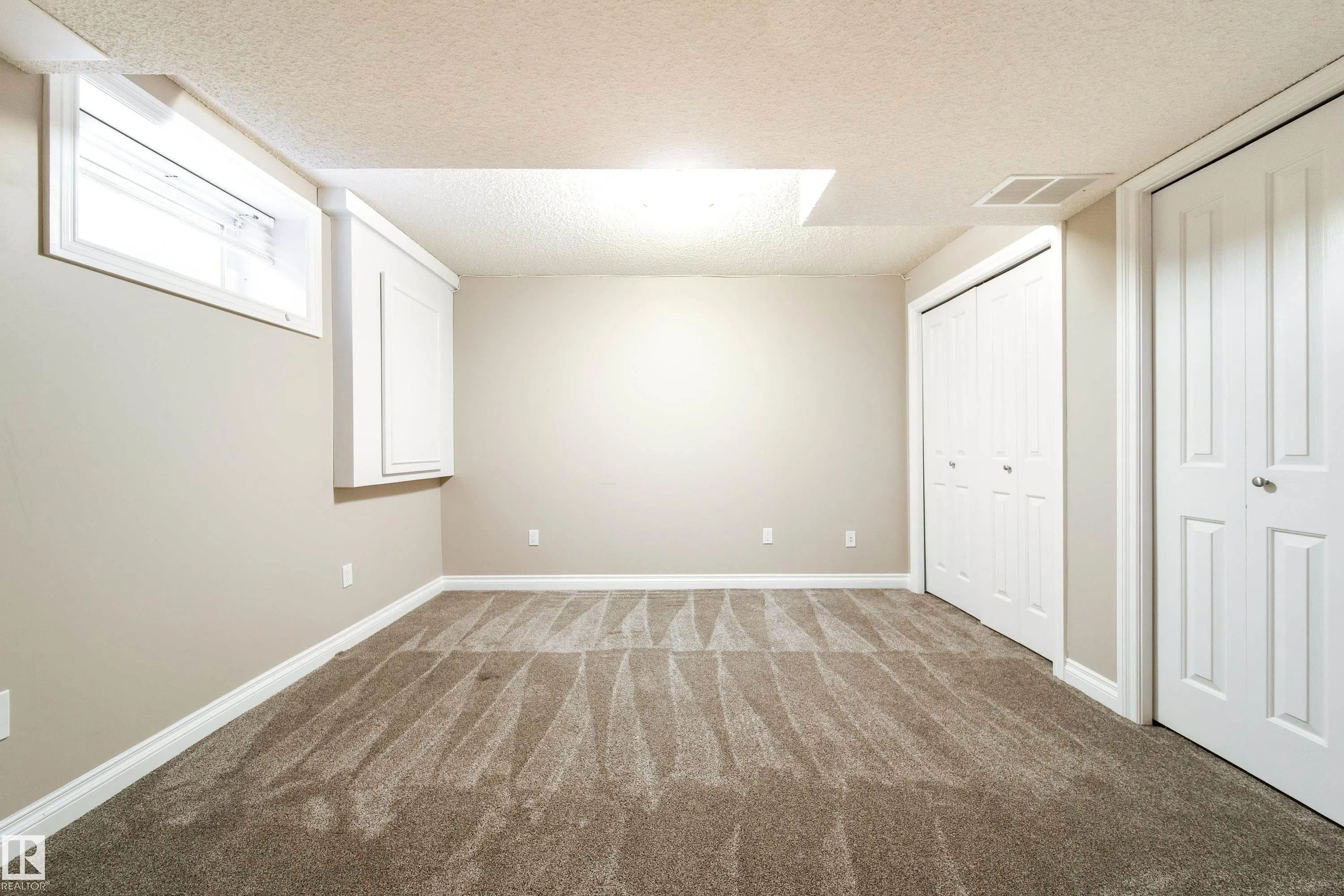 452 SPARLING Court