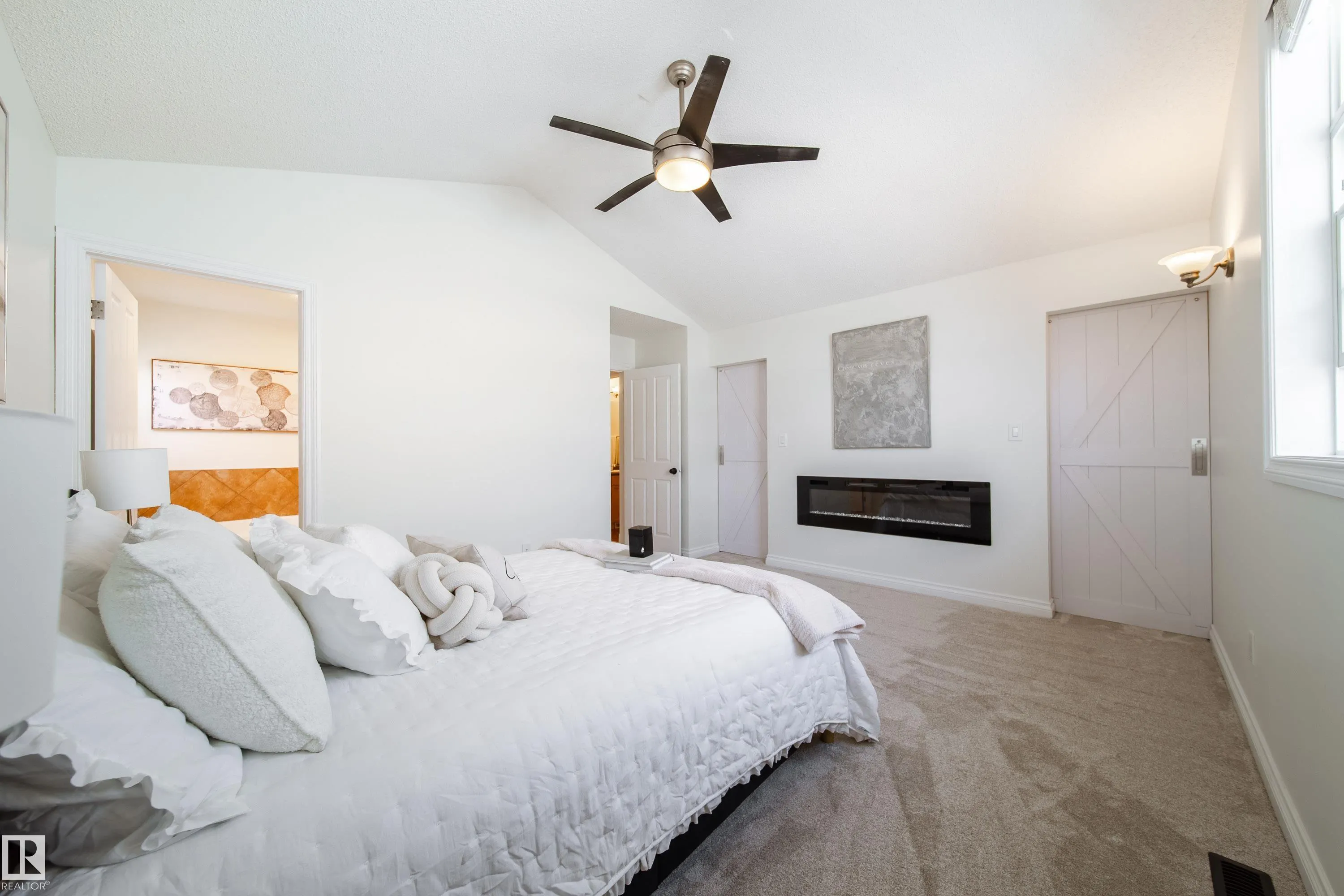 452 SPARLING Court