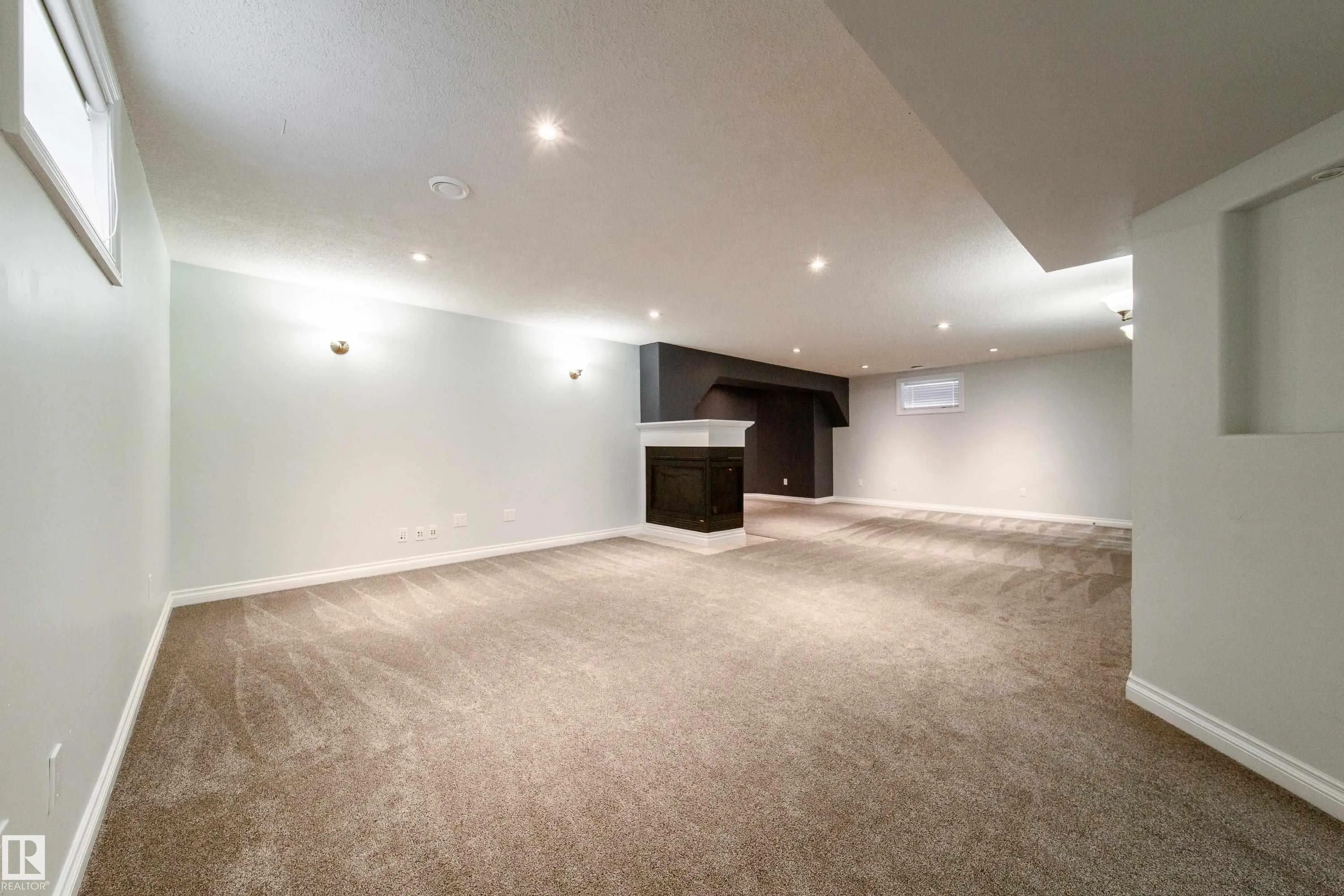 452 SPARLING Court