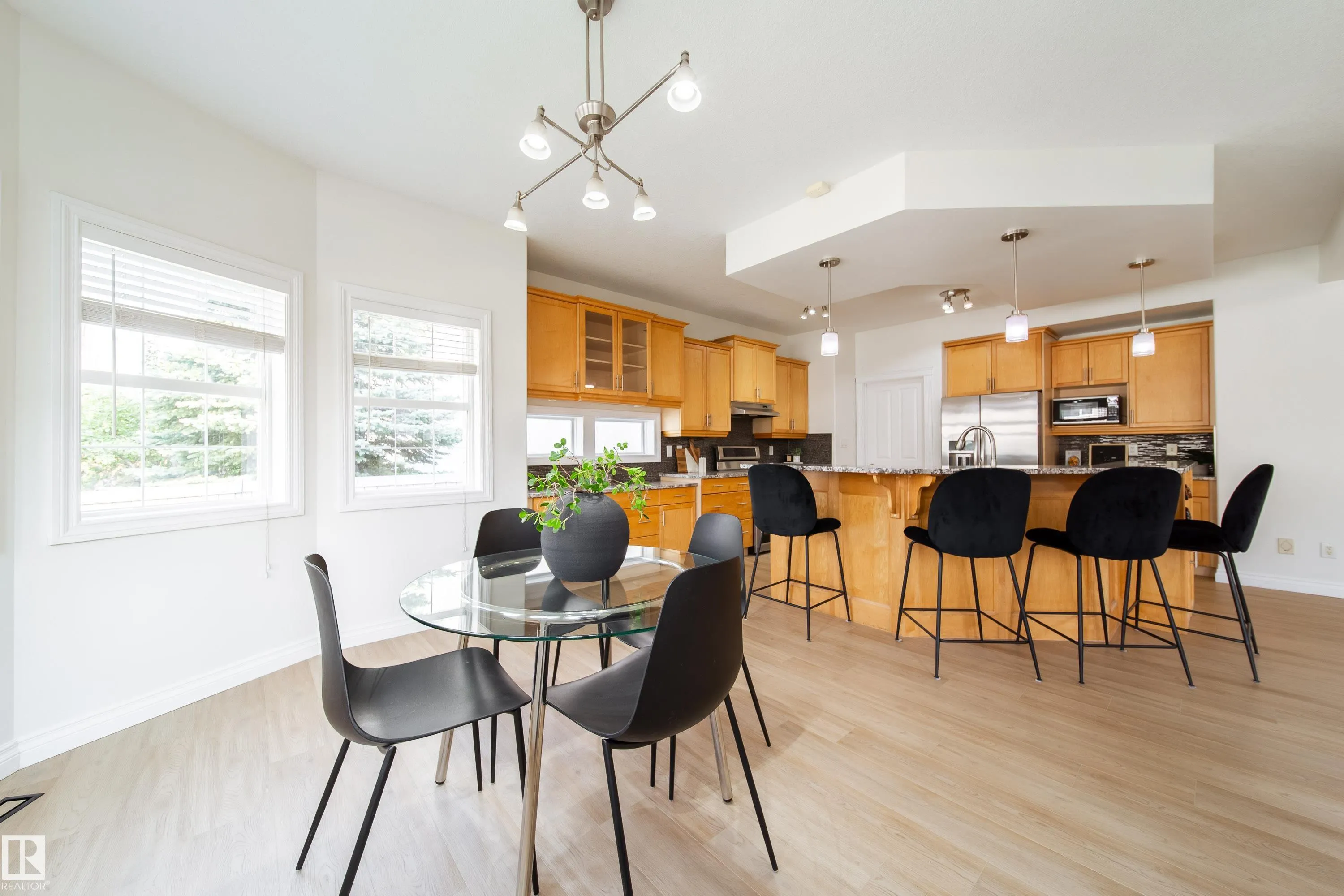 452 SPARLING Court