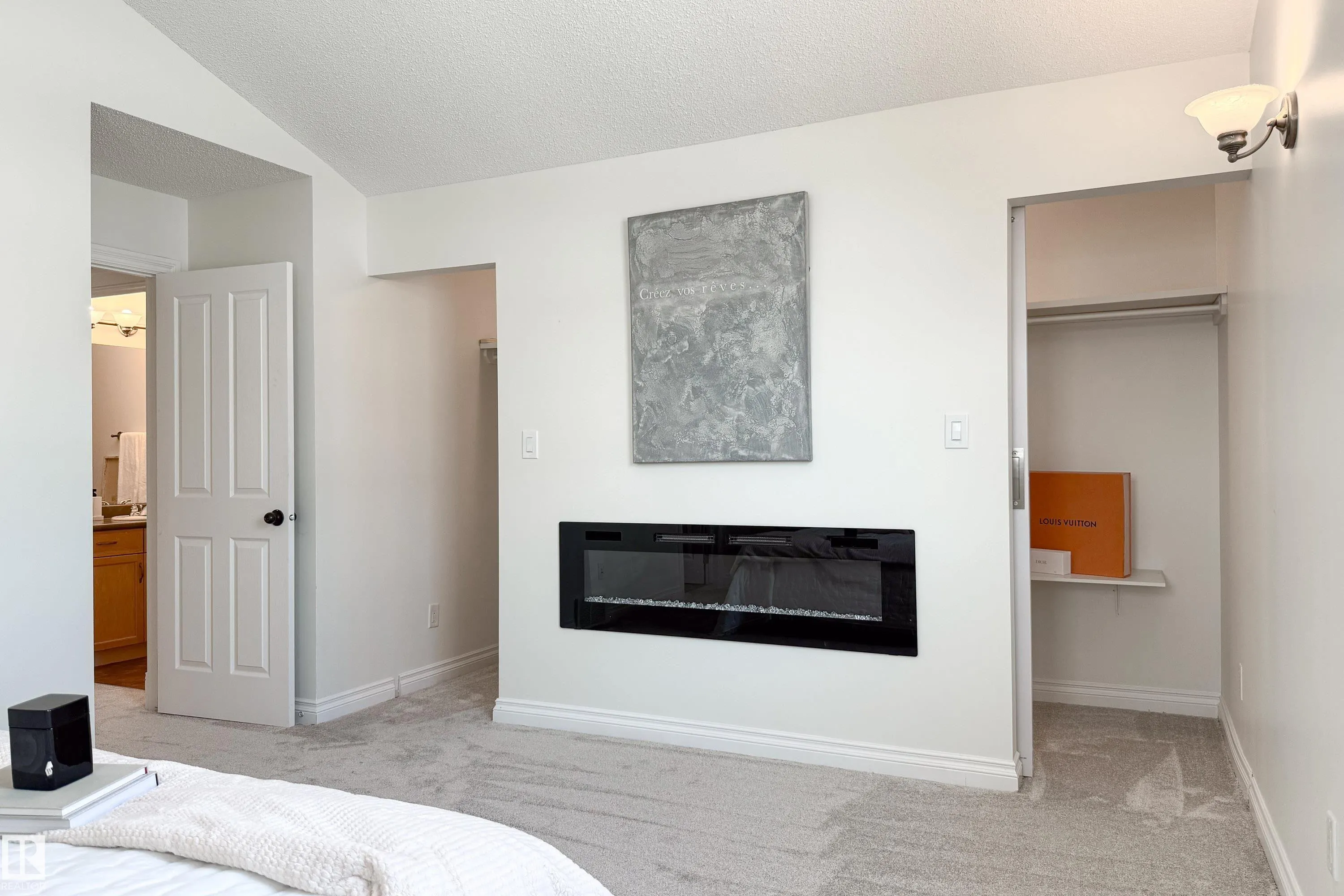 452 SPARLING Court