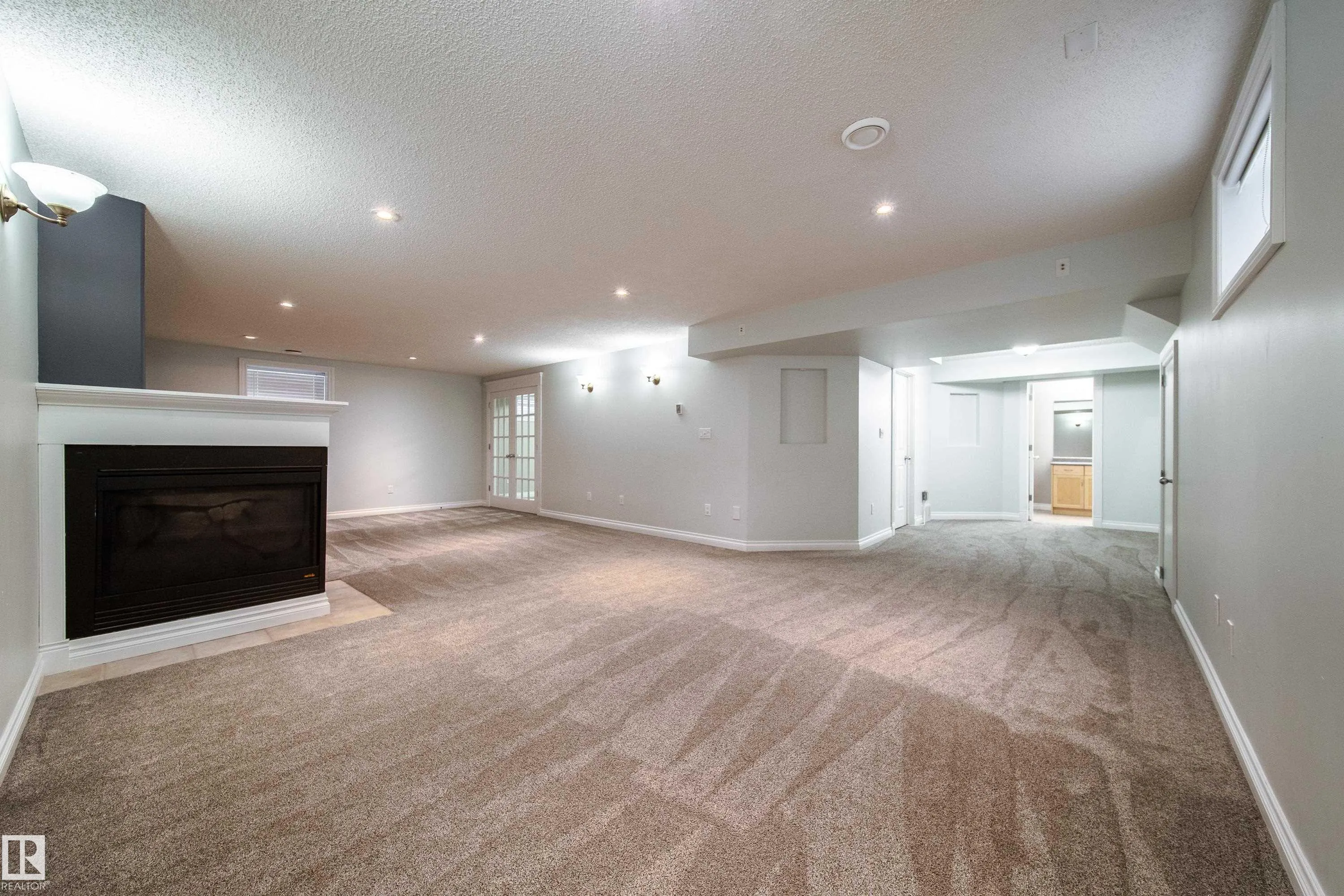 452 SPARLING Court