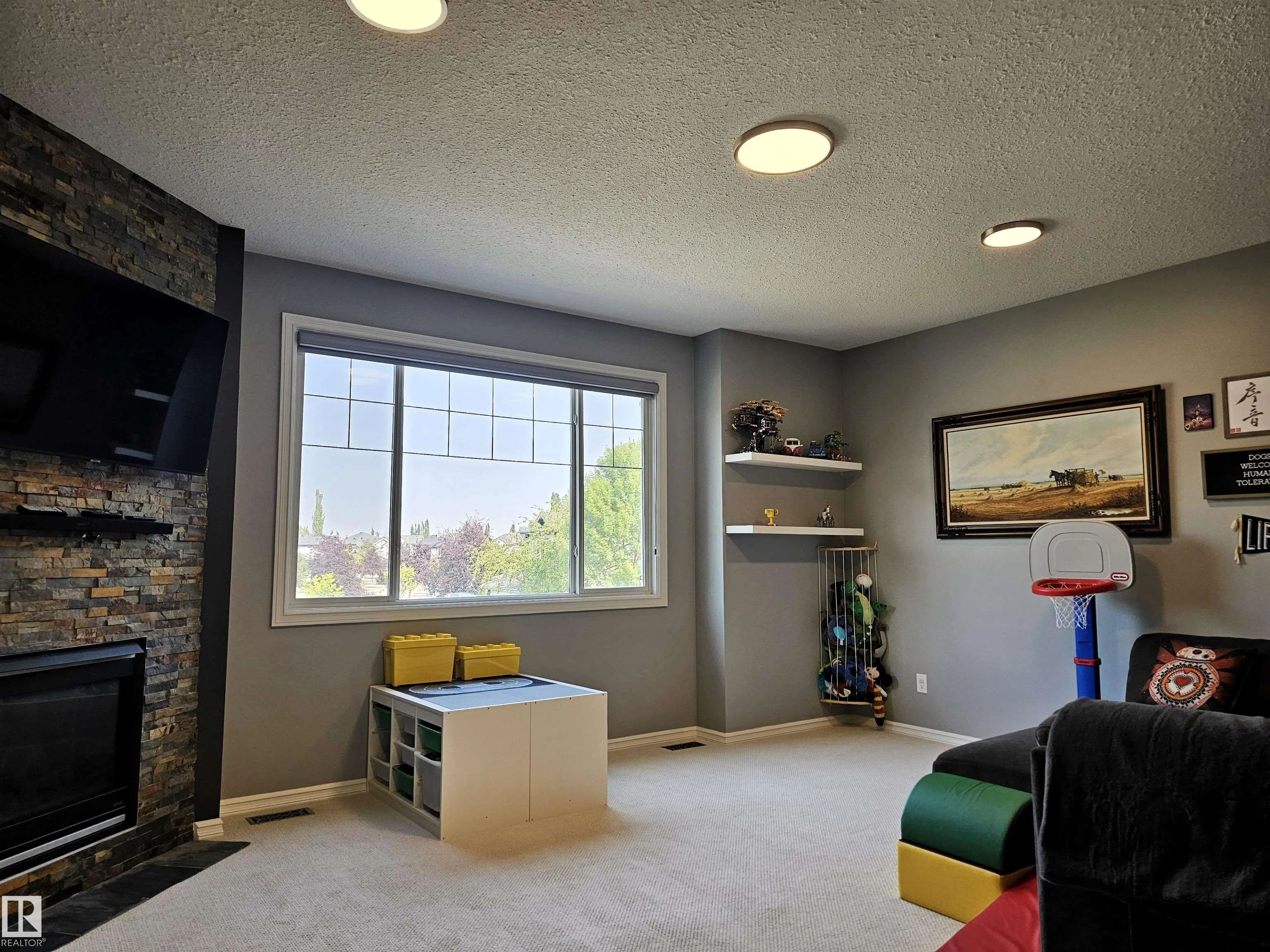 66 ERIN RIDGE Drive