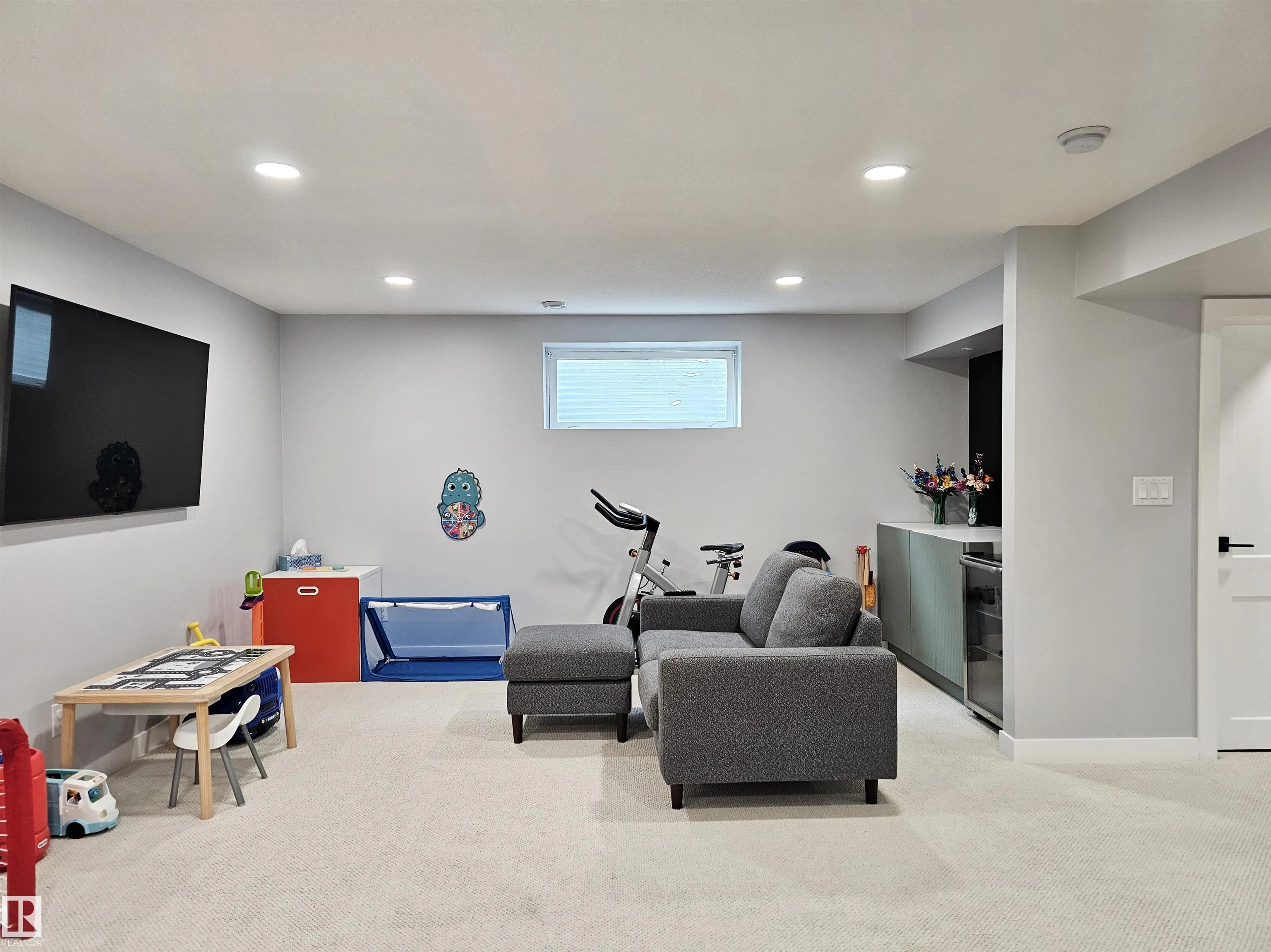 66 ERIN RIDGE Drive