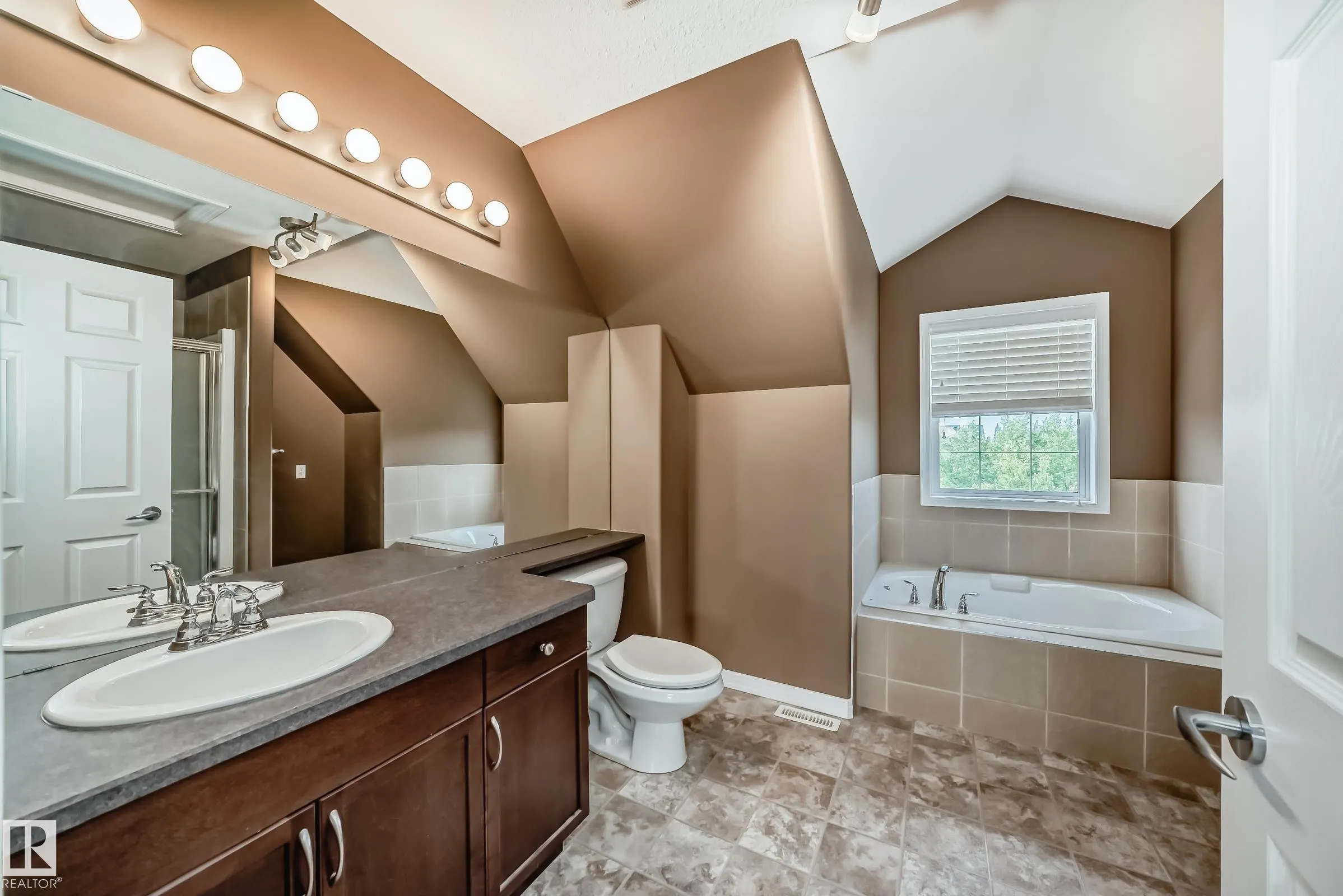 4367 VETERANS Way