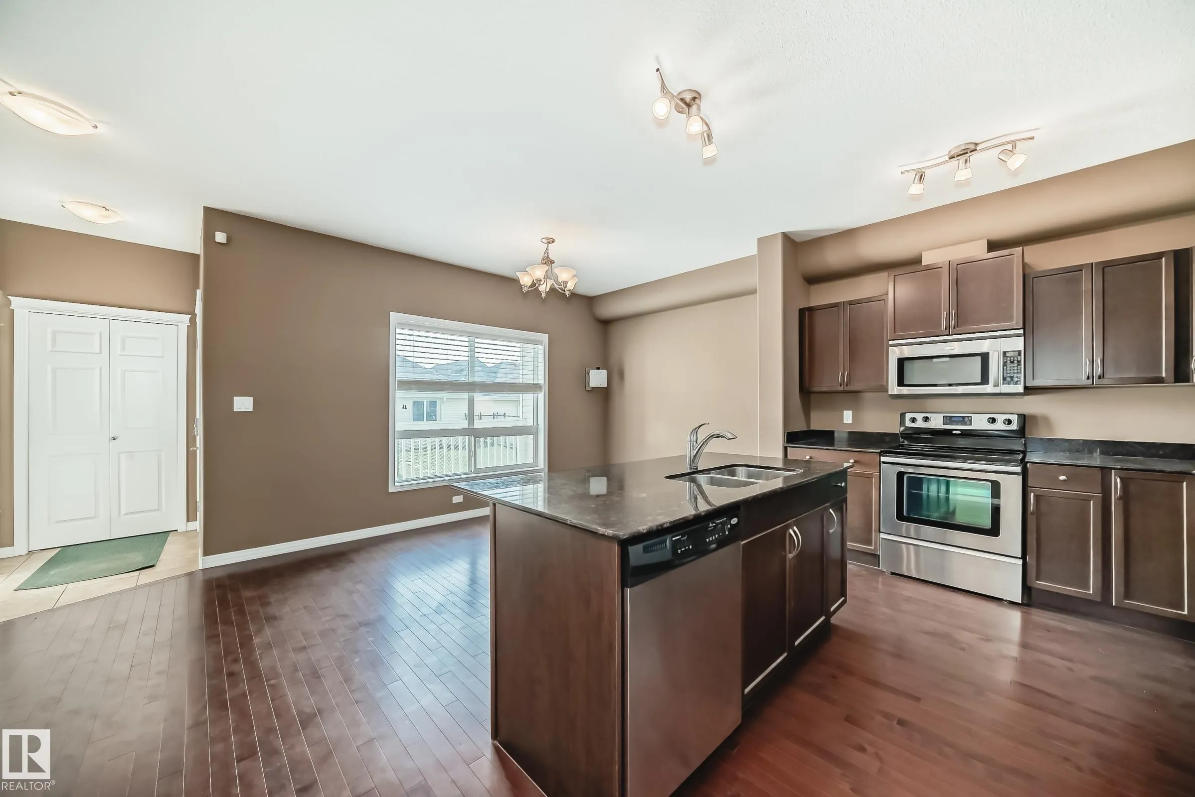 4367 VETERANS Way
