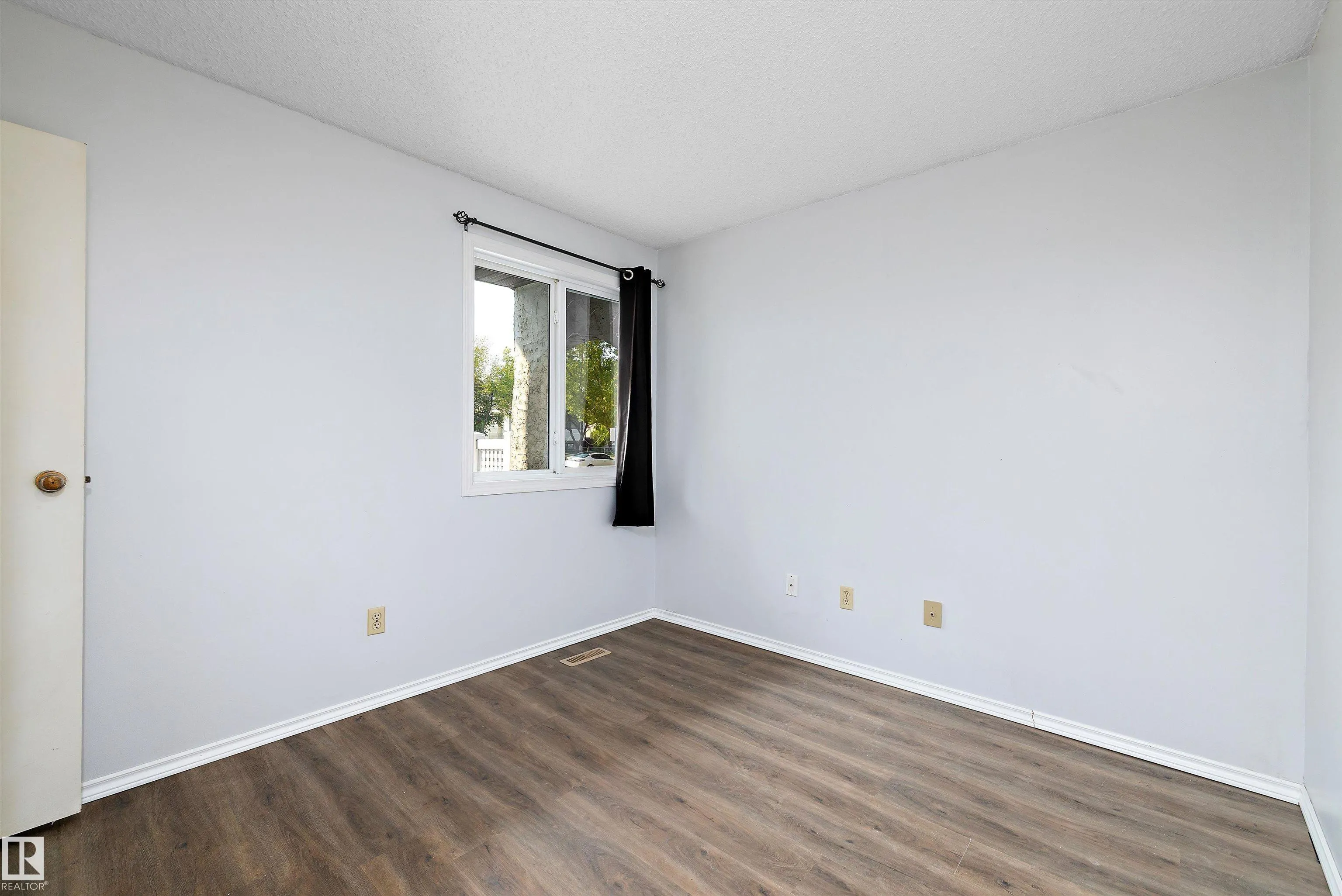 17409 95 Street