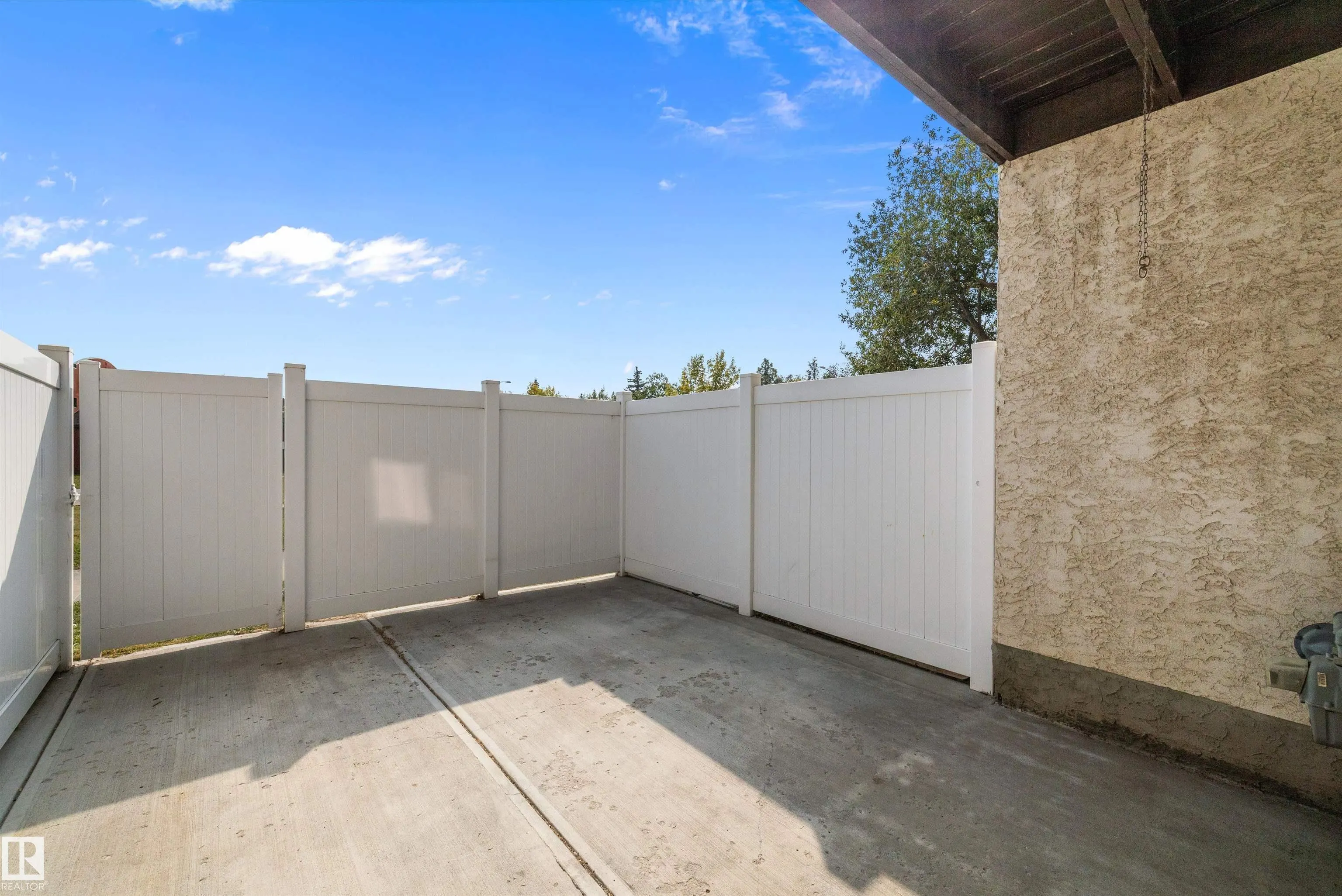 17409 95 Street