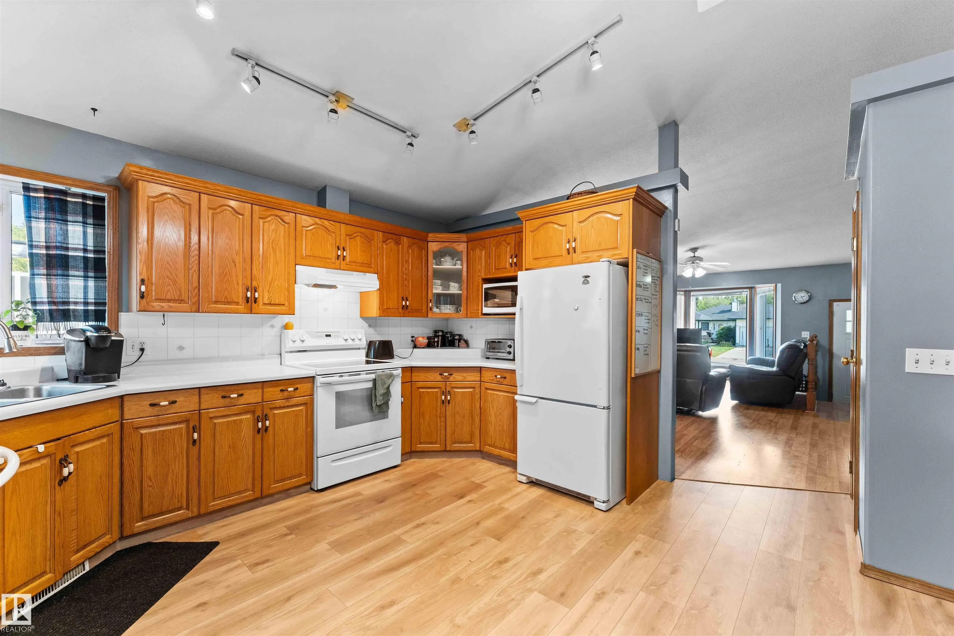 5134 SPORTSVIEW DR
