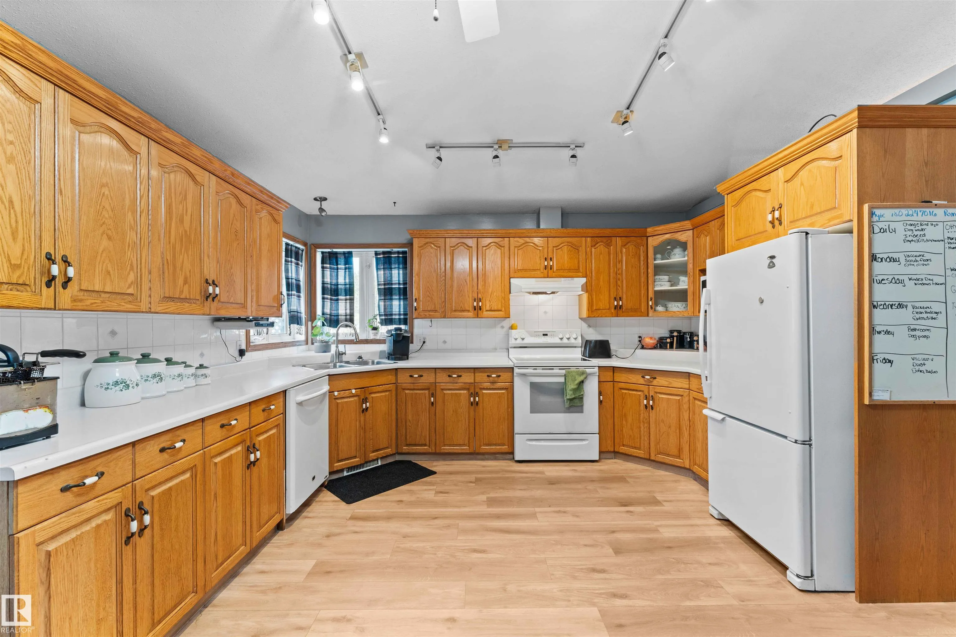5134 SPORTSVIEW DR