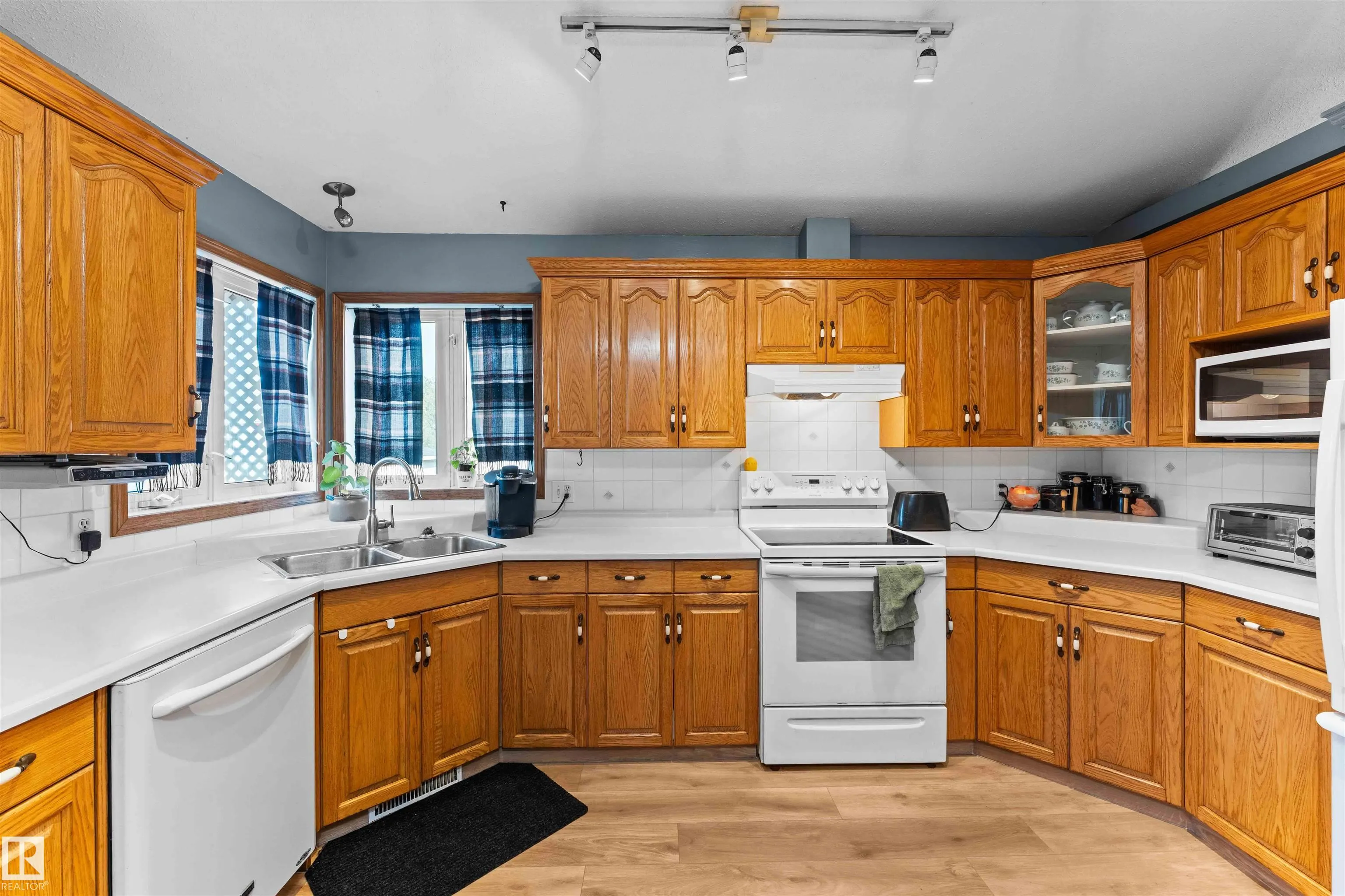 5134 SPORTSVIEW DR