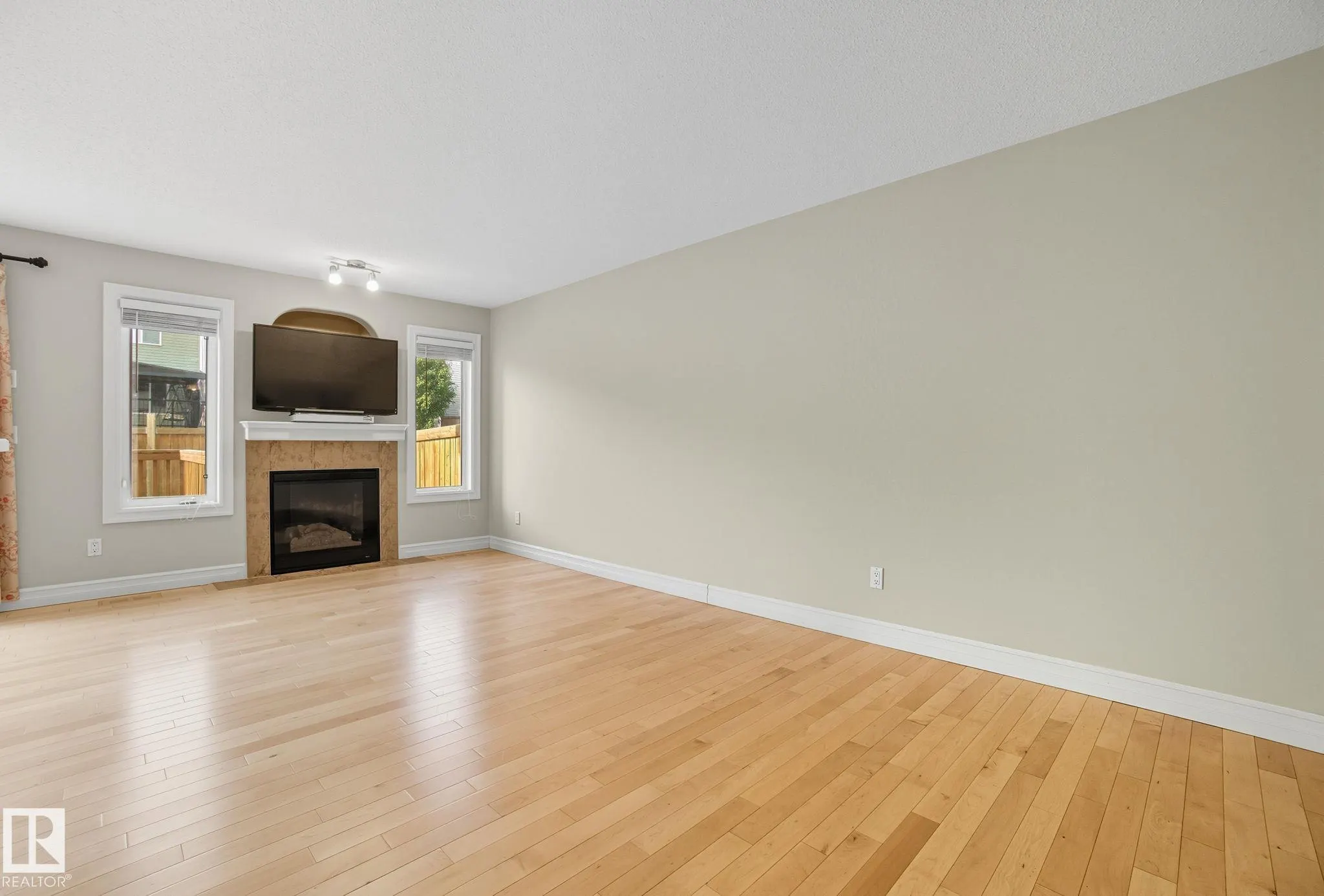 11611 17 Avenue