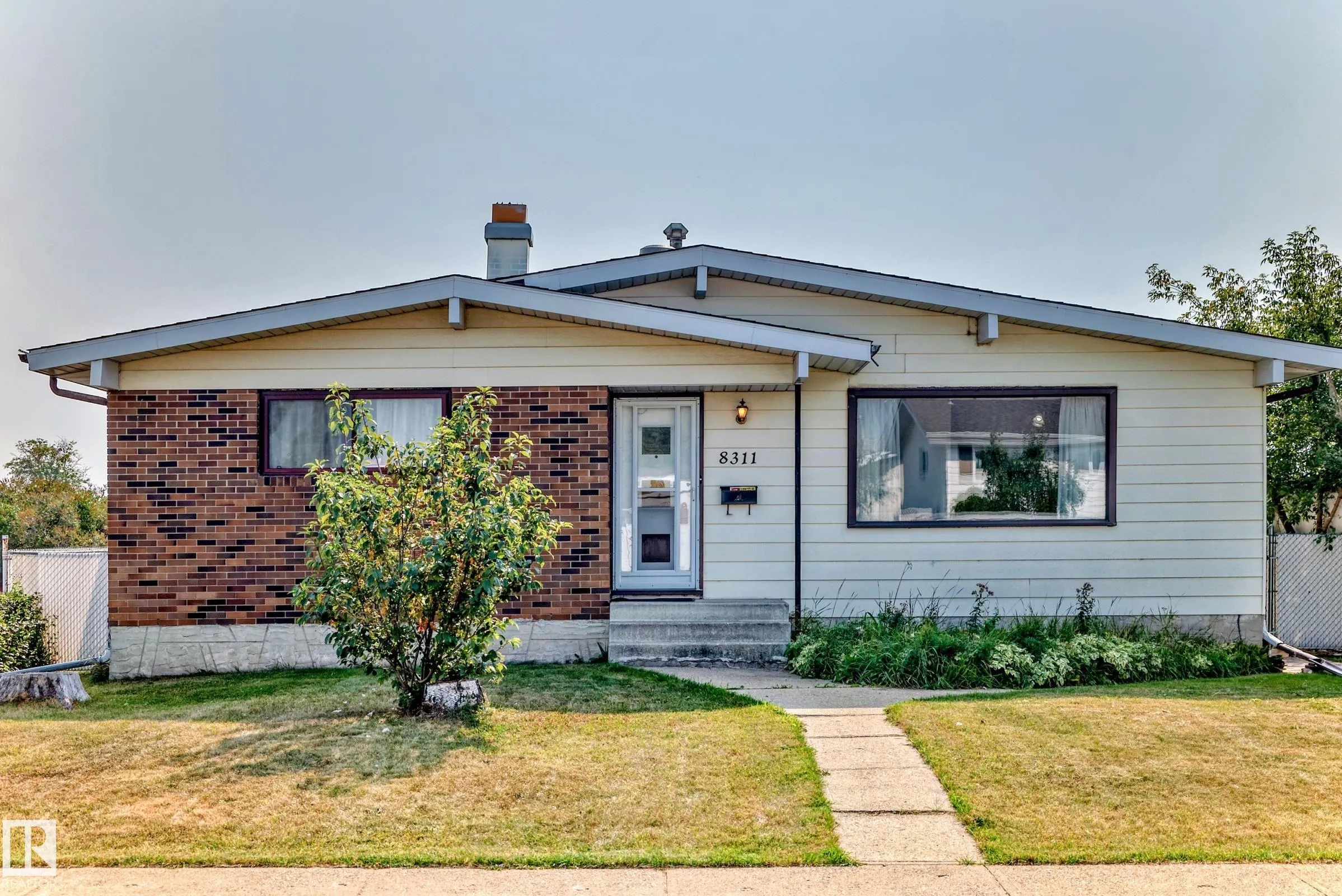 8311 150 Avenue
