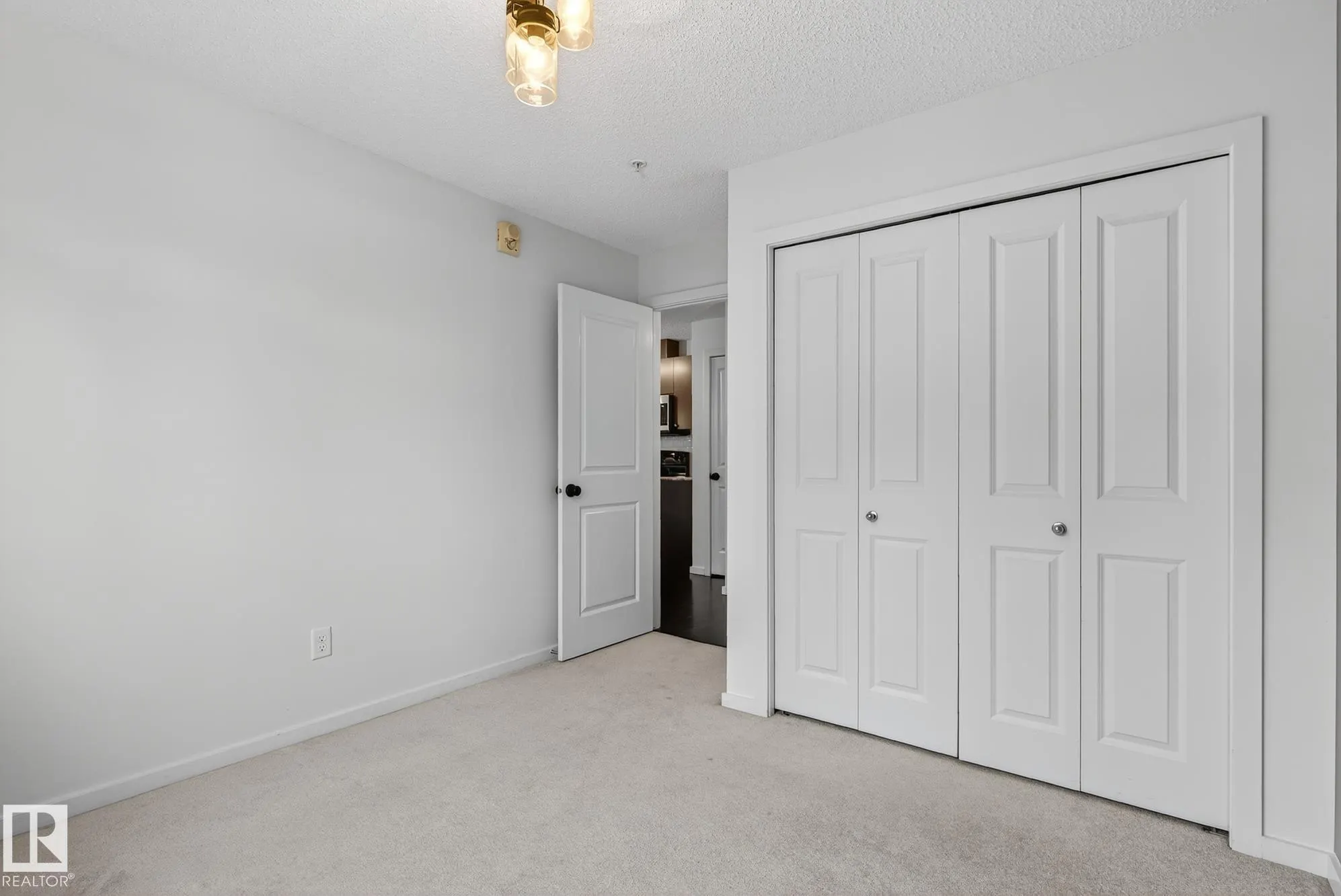 508 ALBANY Way