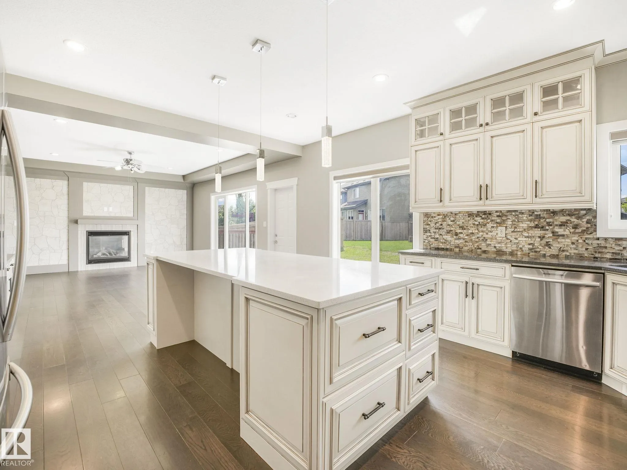 2421 ASHCRAFT Crescent