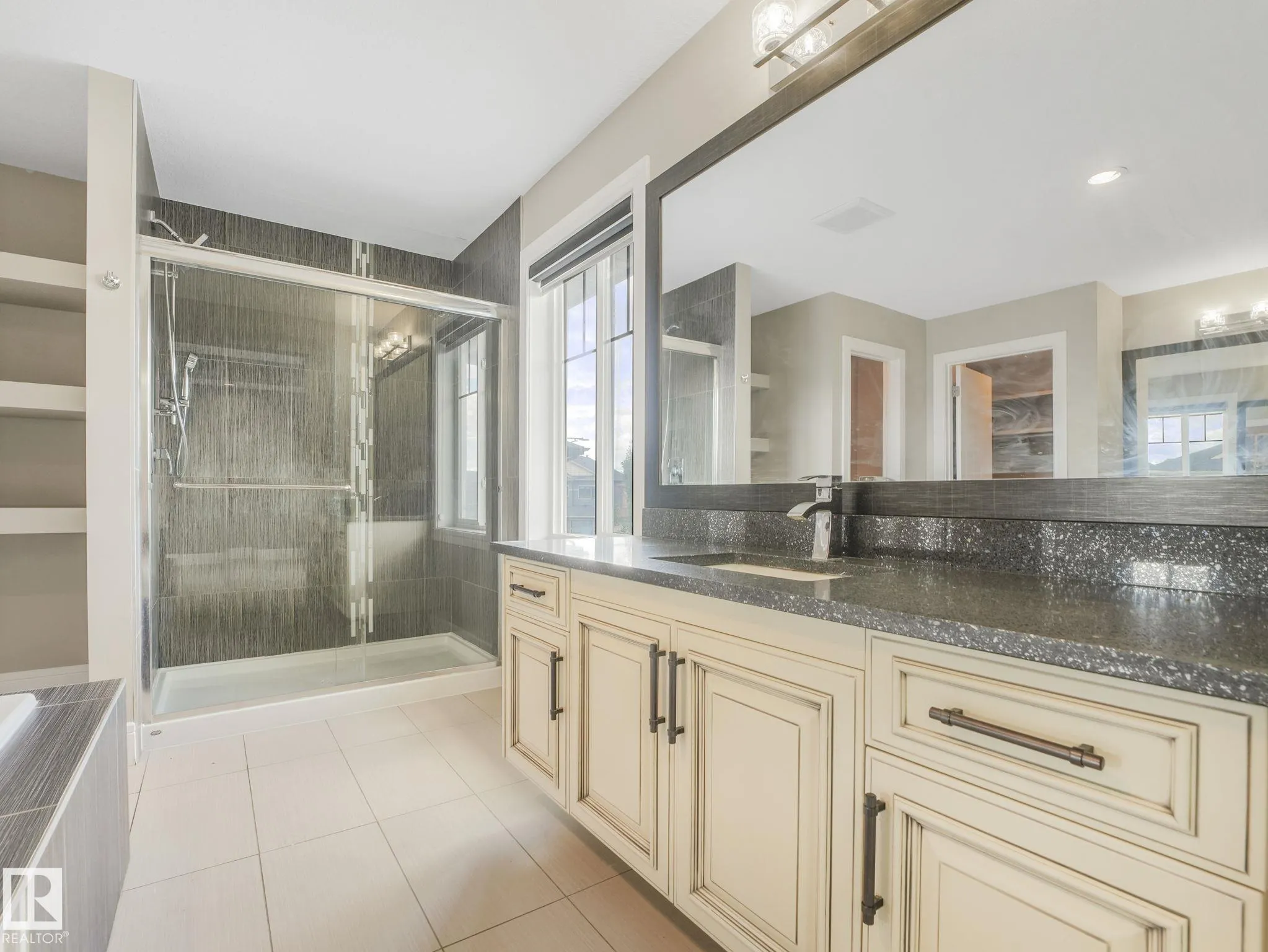 2421 ASHCRAFT Crescent