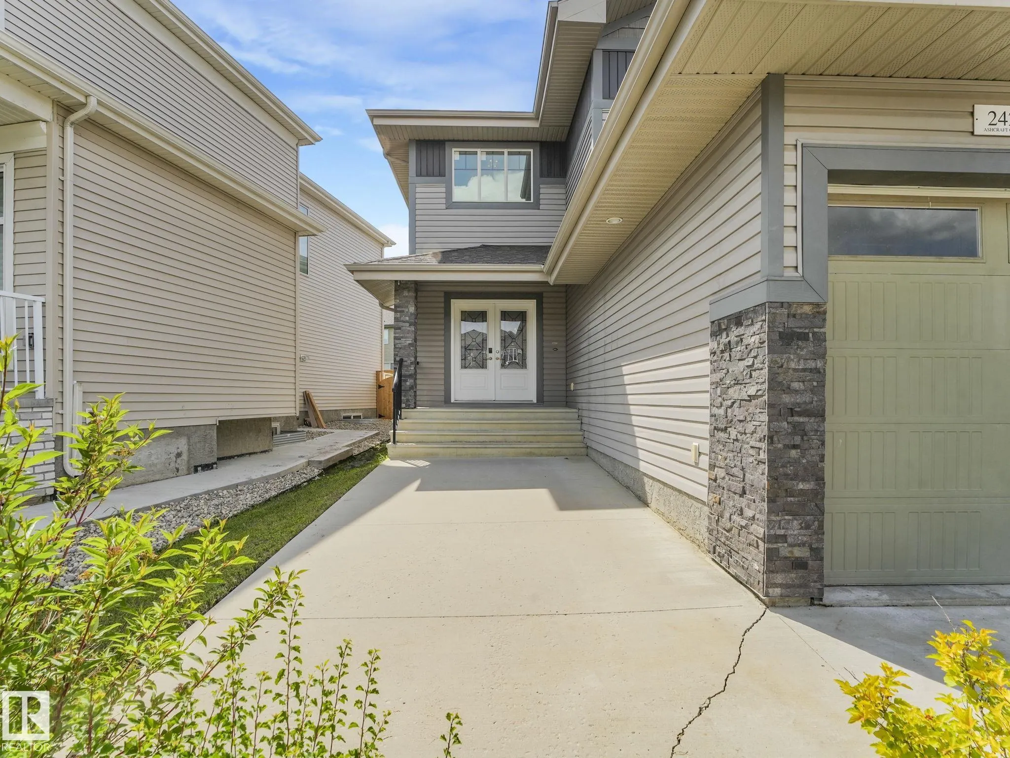 2421 ASHCRAFT Crescent