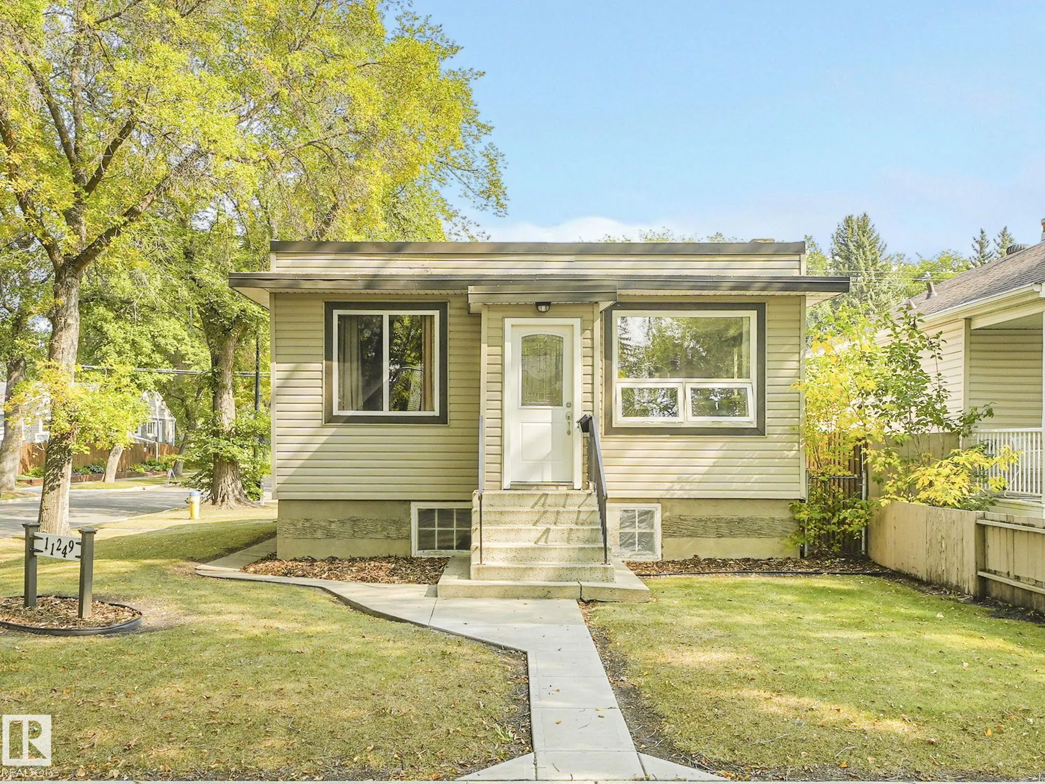 11249 70 Street