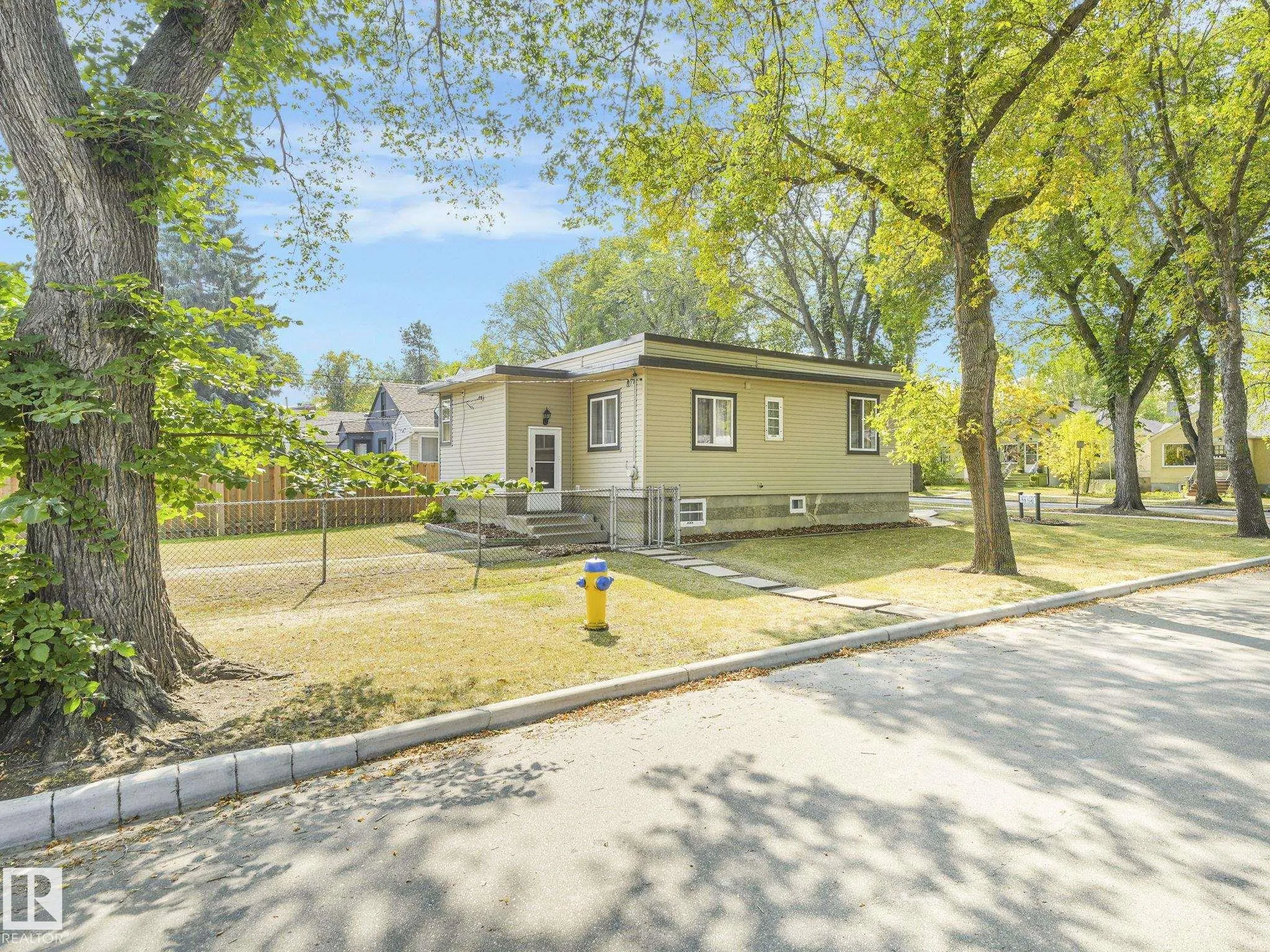 11249 70 Street