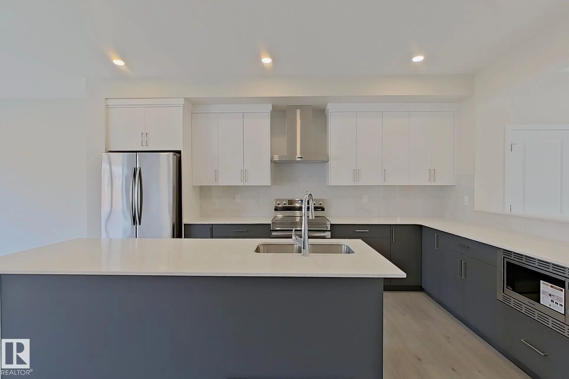 4856 HAWTHORN Bend