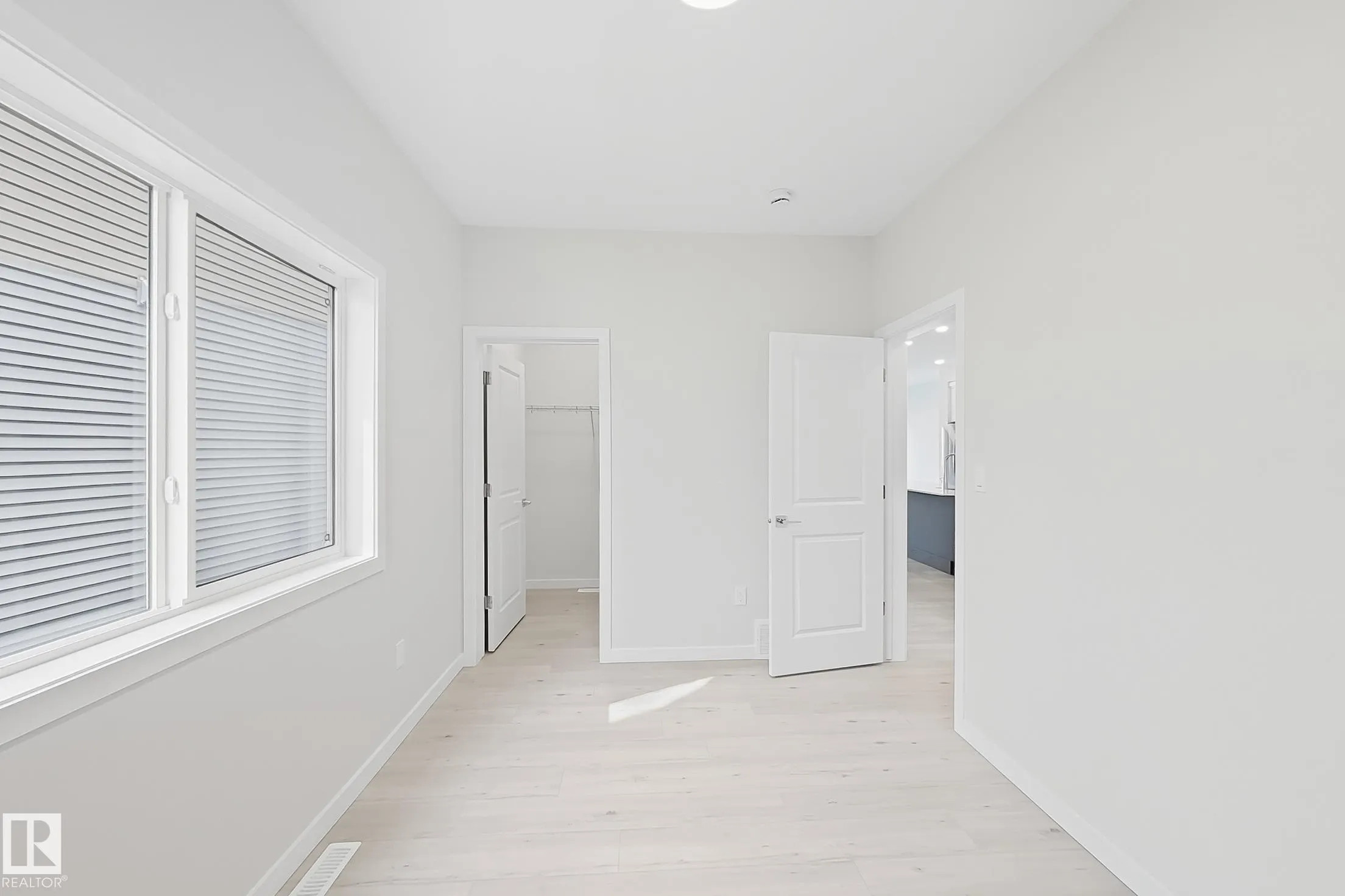 4856 HAWTHORN Bend