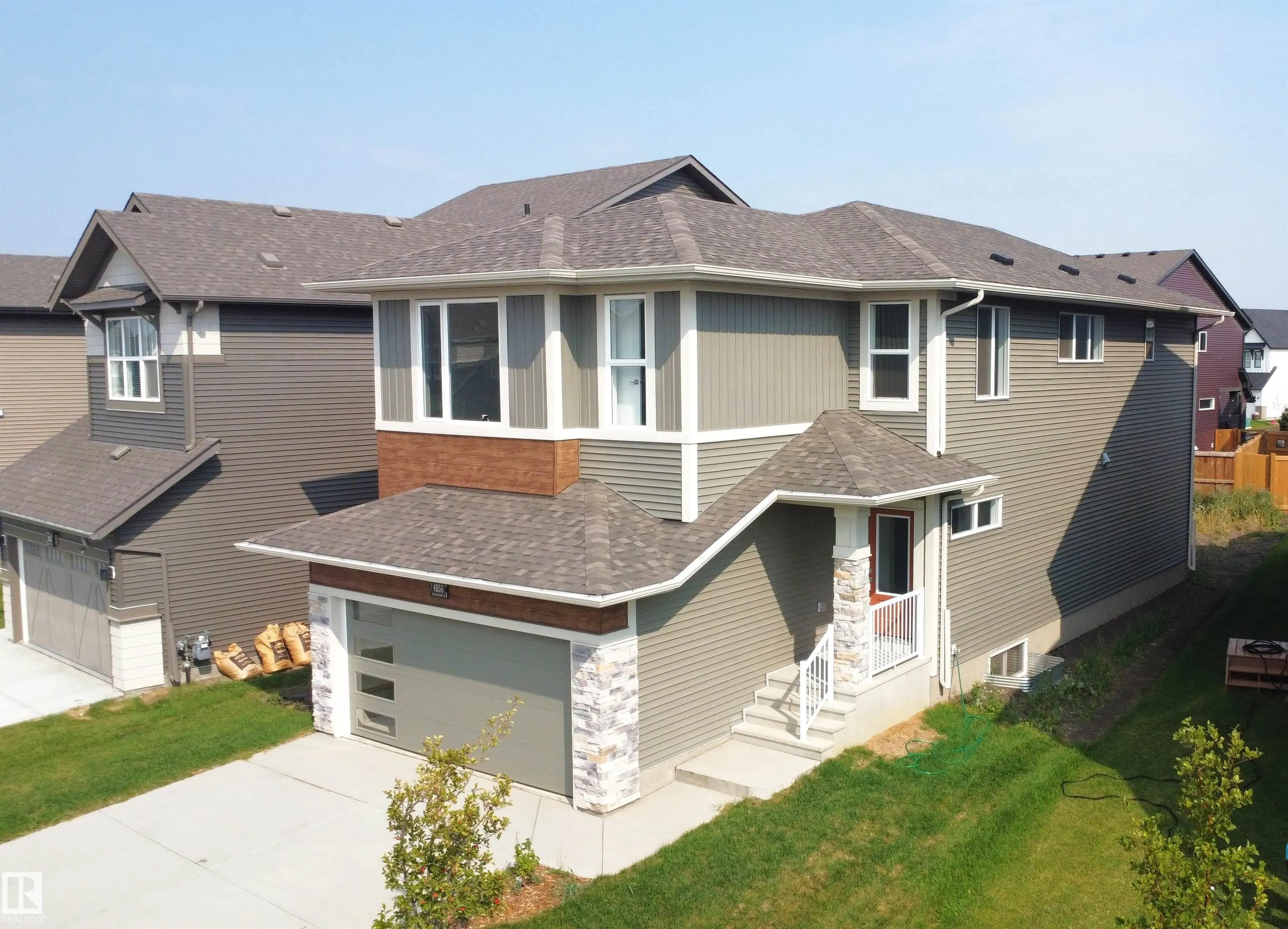 4856 HAWTHORN Bend