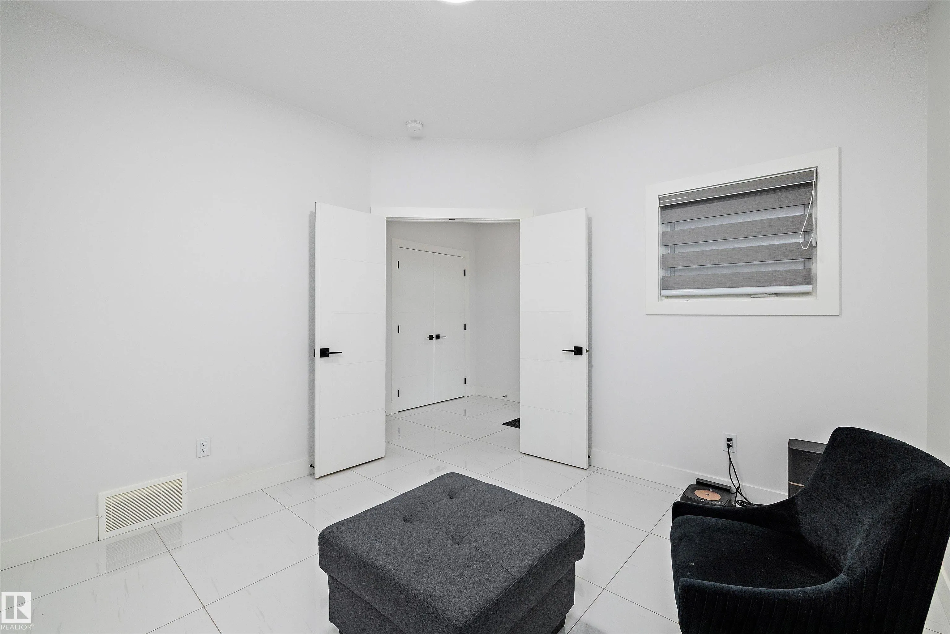5343 KIMBALL Place