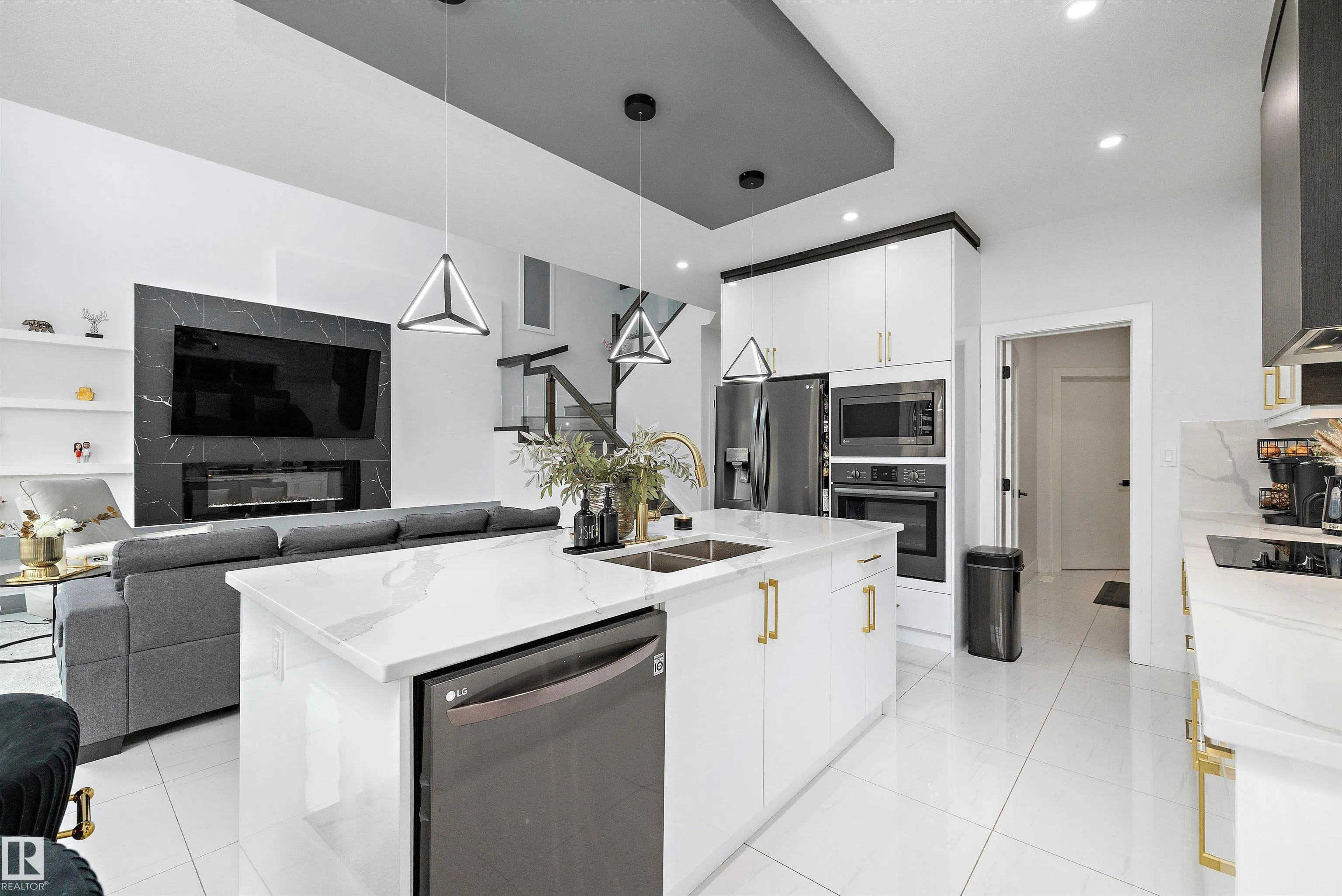 5343 KIMBALL Place