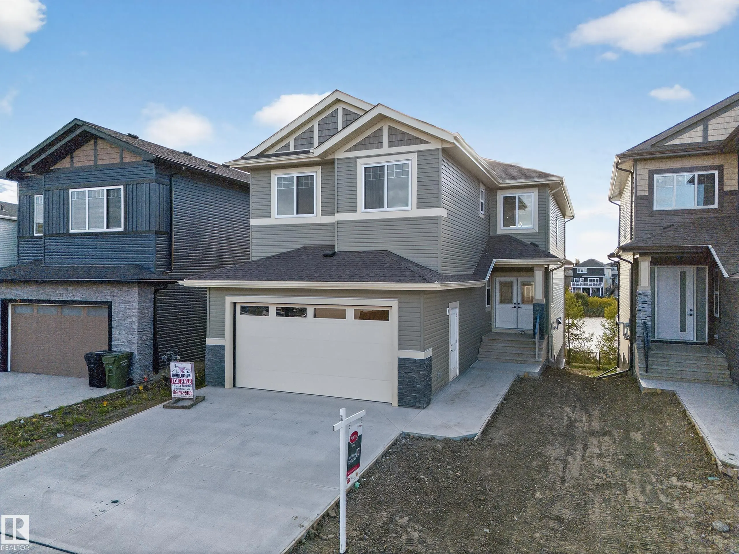 472 ROBERTS Crescent