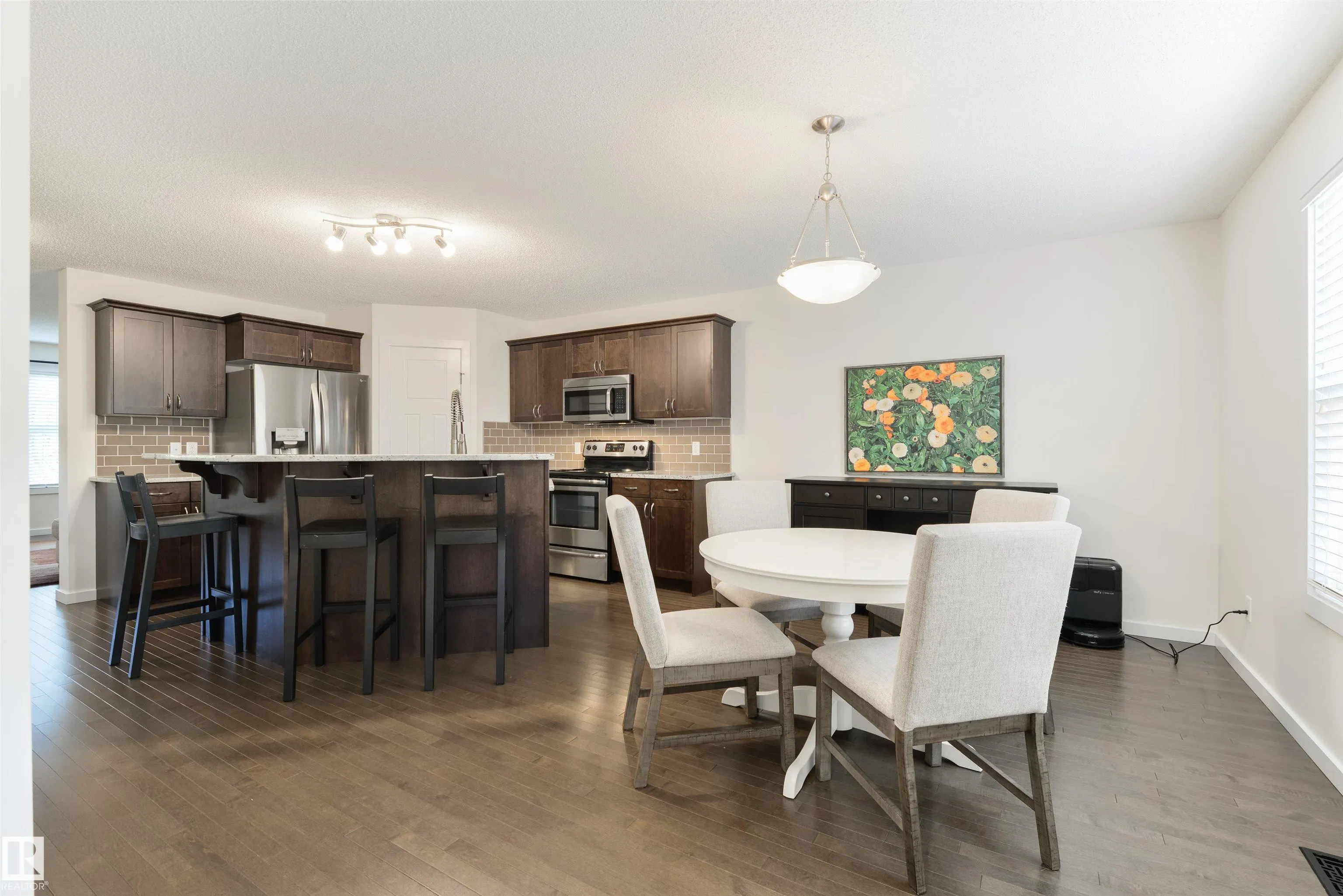 5519 CRABAPPLE Loop
