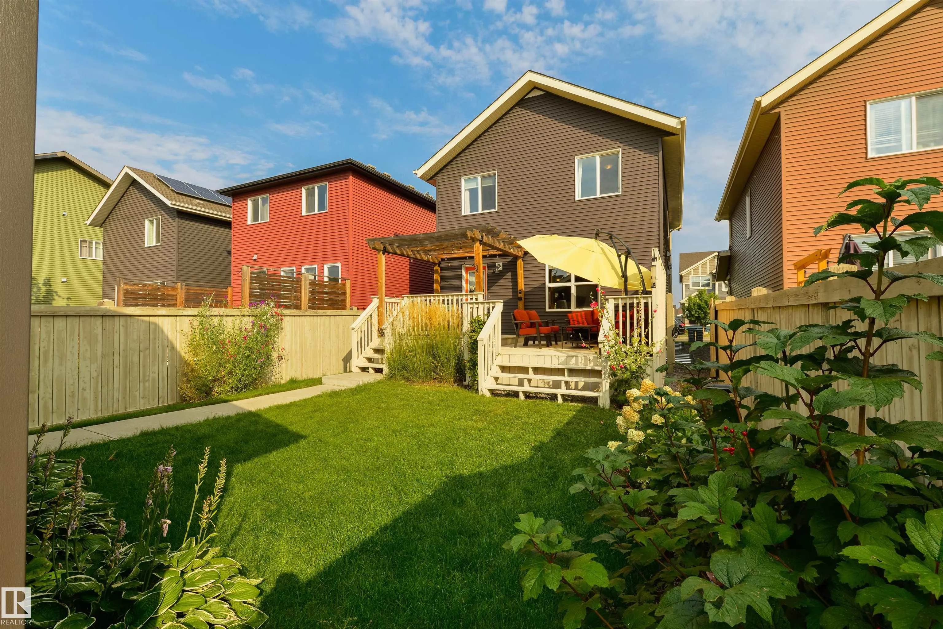 5519 CRABAPPLE Loop
