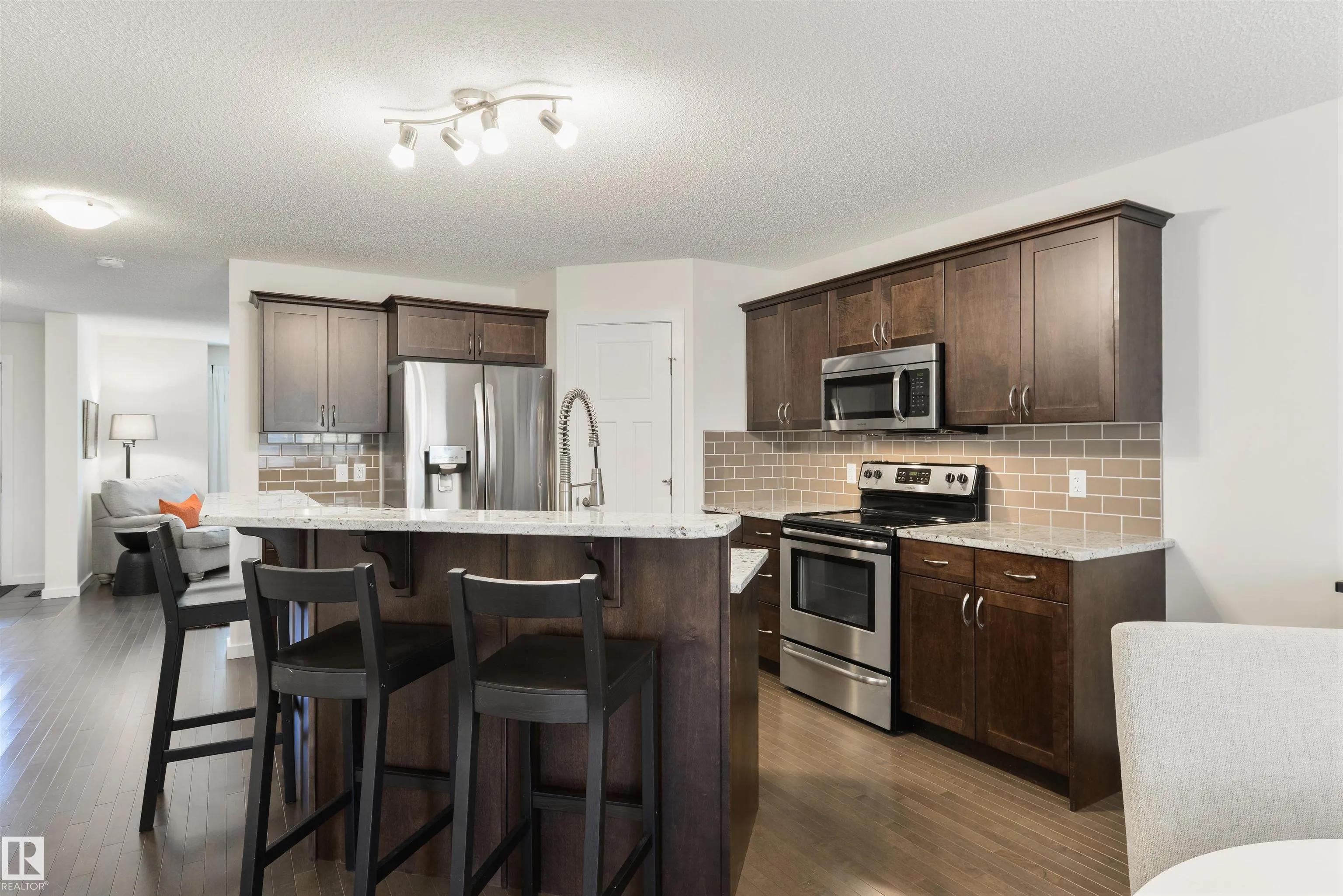 5519 CRABAPPLE Loop