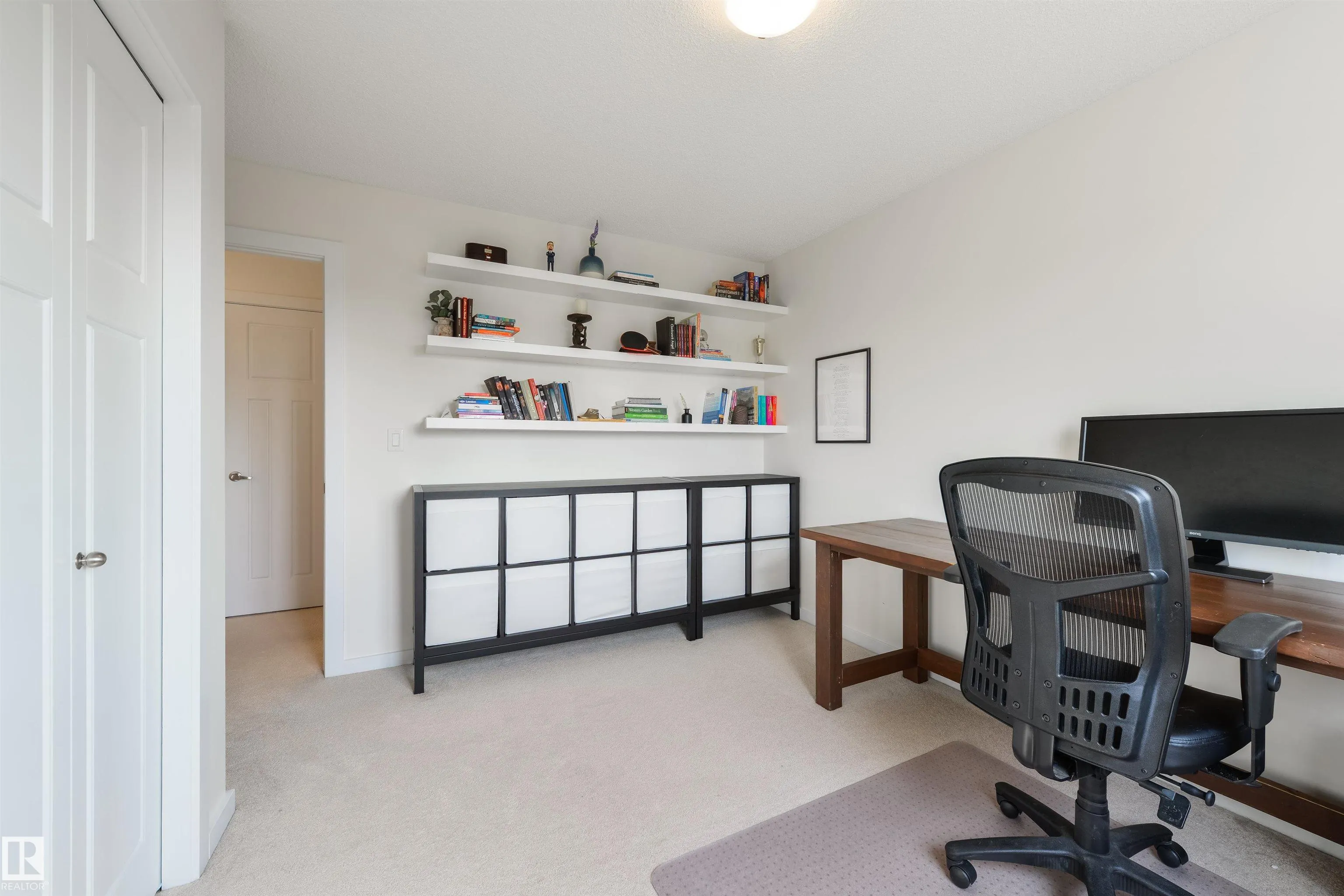 5519 CRABAPPLE Loop
