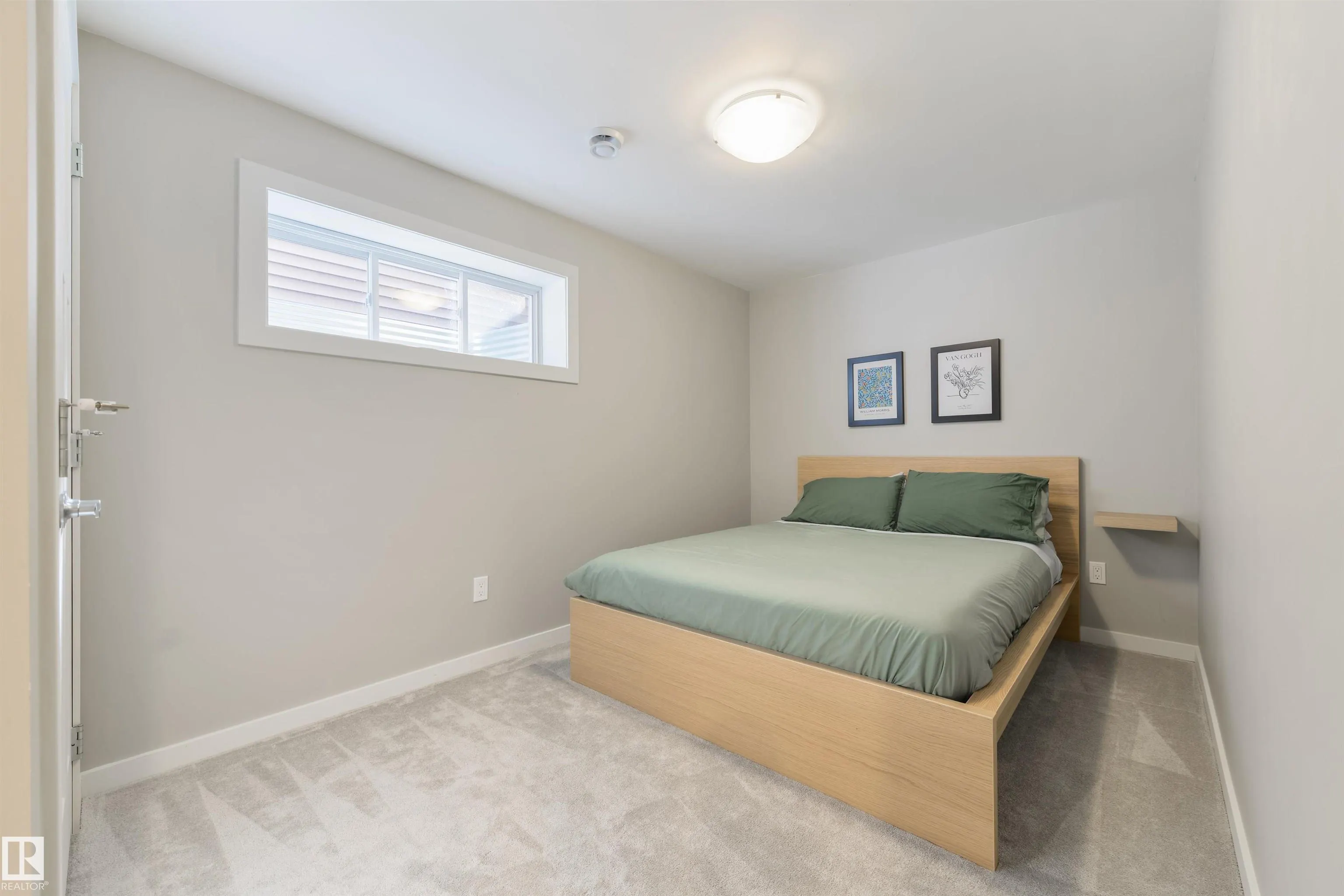 5519 CRABAPPLE Loop