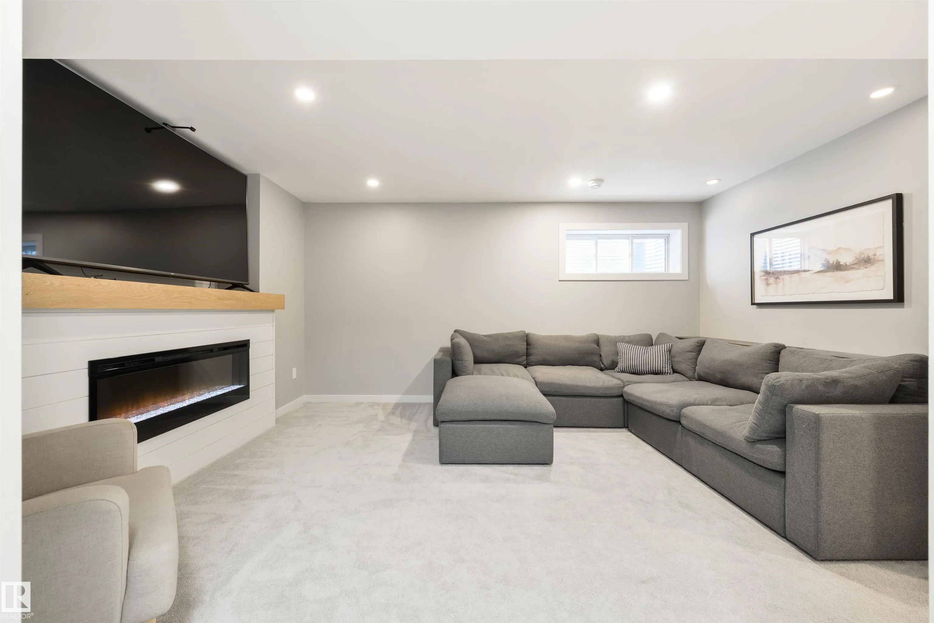 5519 CRABAPPLE Loop
